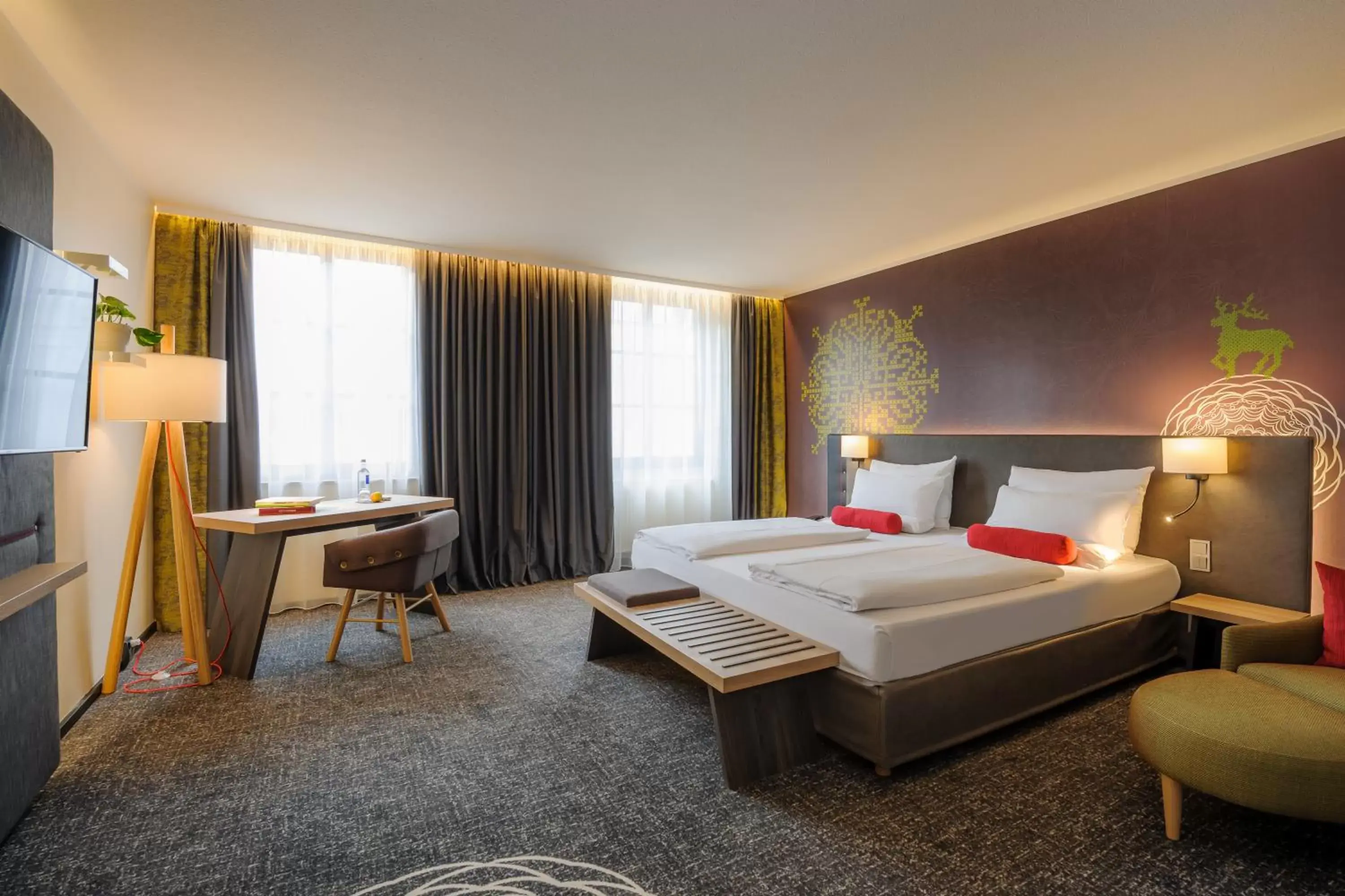 Photo of the whole room, Bed in Mercure München City Center