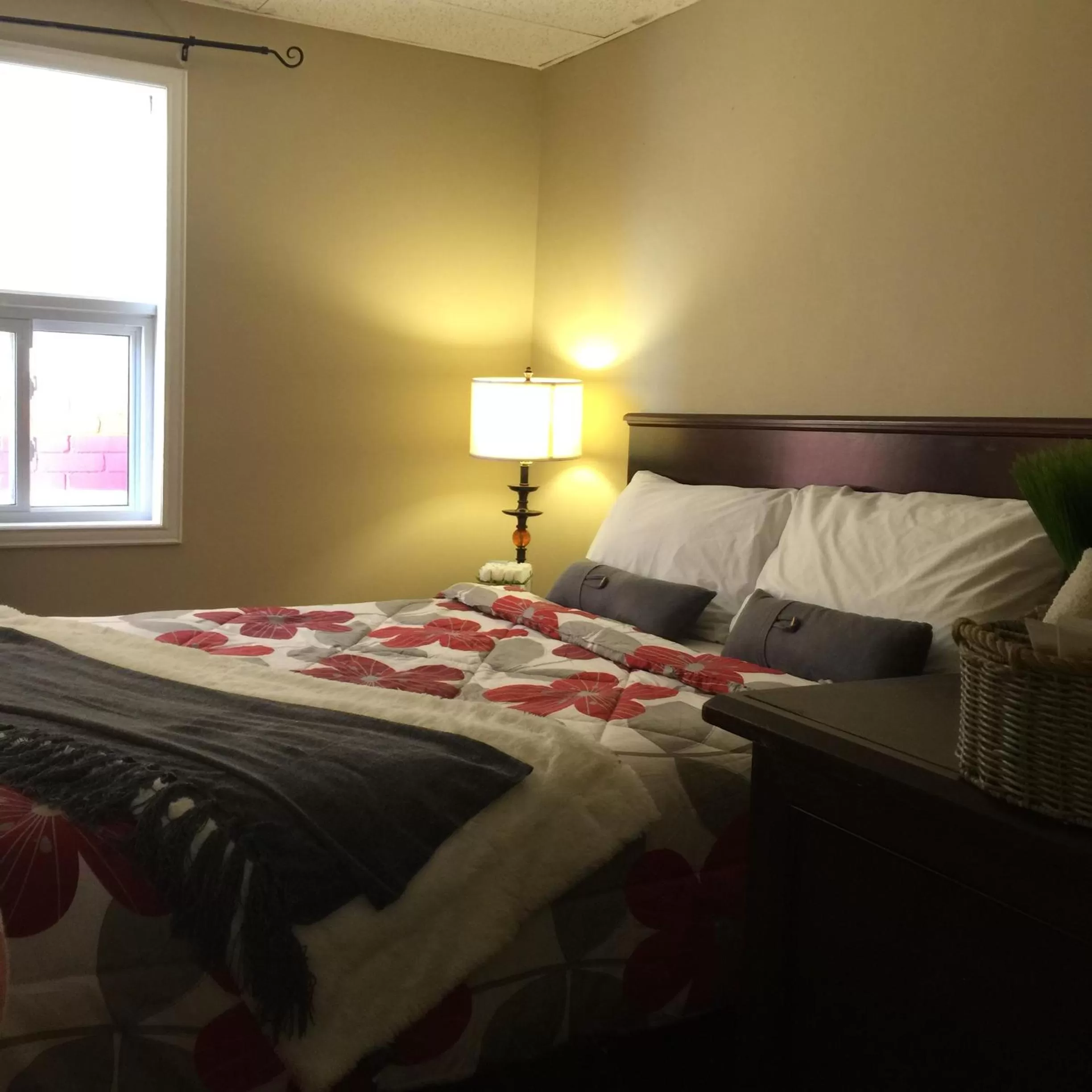 Bed in The Falls Family Lodge