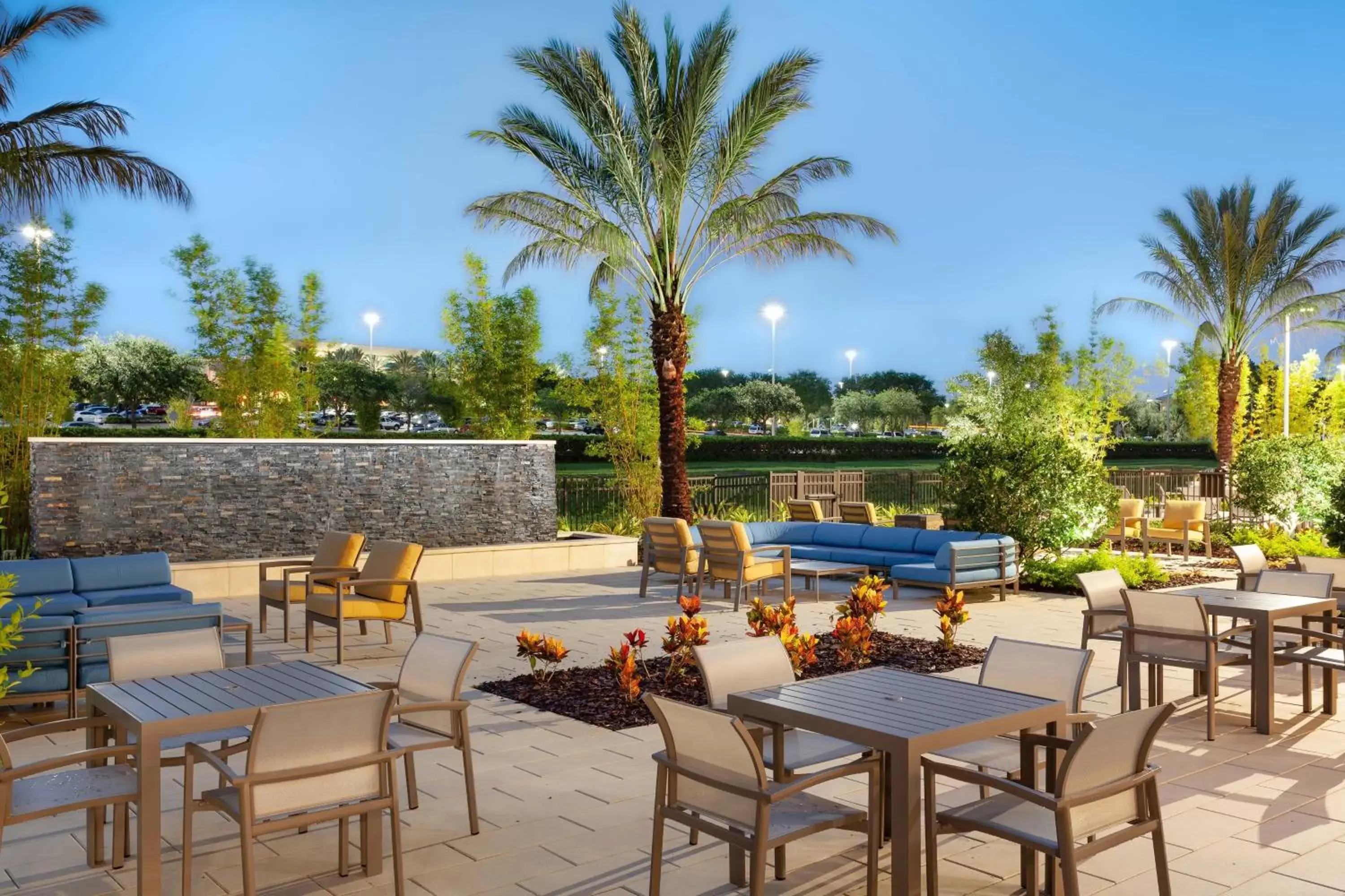 Property building, Restaurant/Places to Eat in Residence Inn by Marriott Orlando at Millenia