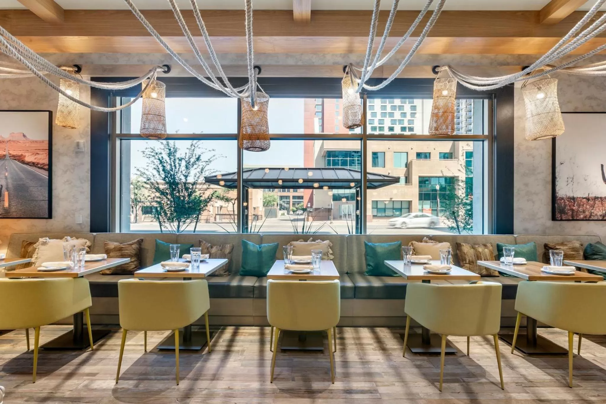 Restaurant/places to eat in Omni Tempe Hotel at ASU