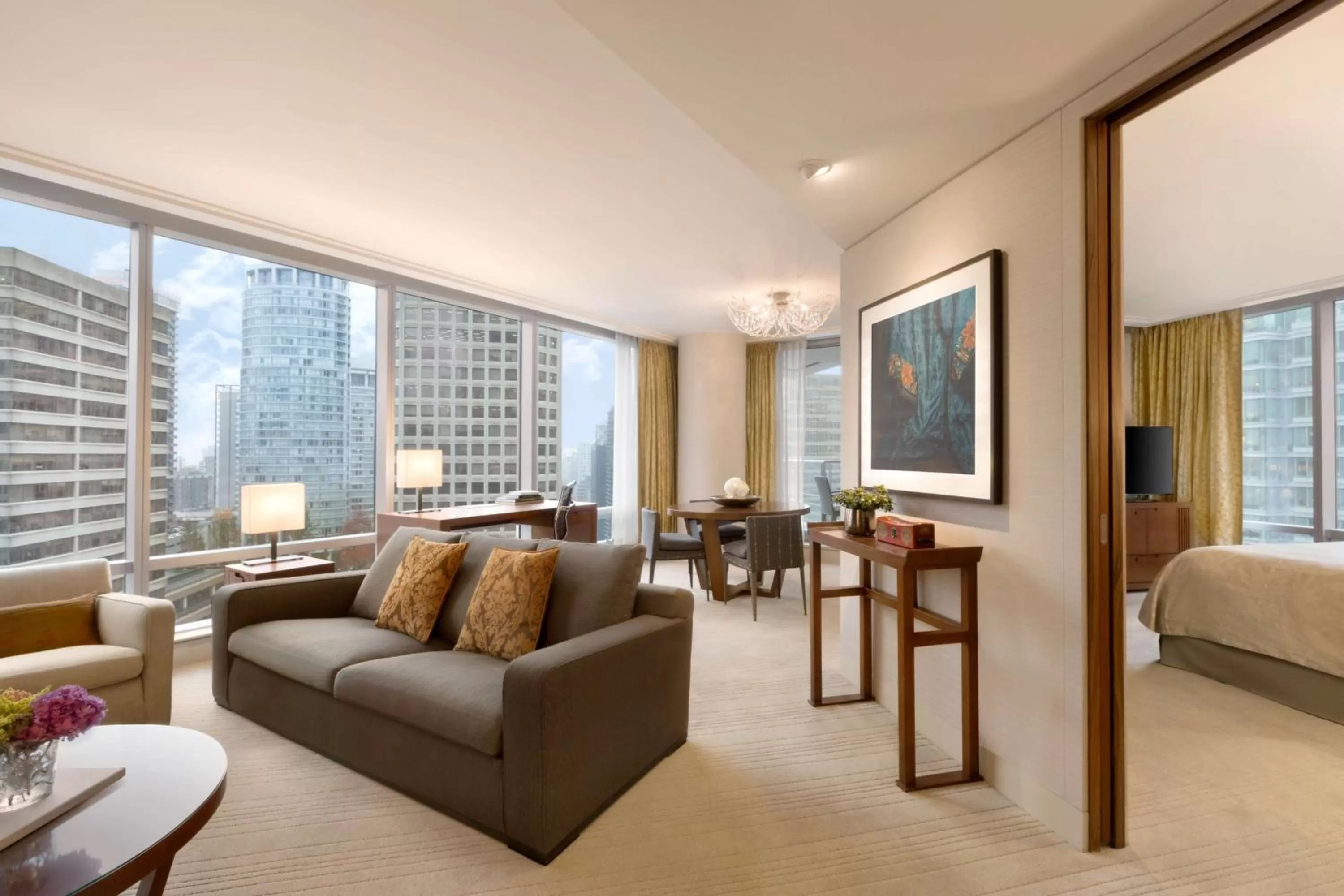 View (from property/room), Bed in Shangri-La Vancouver