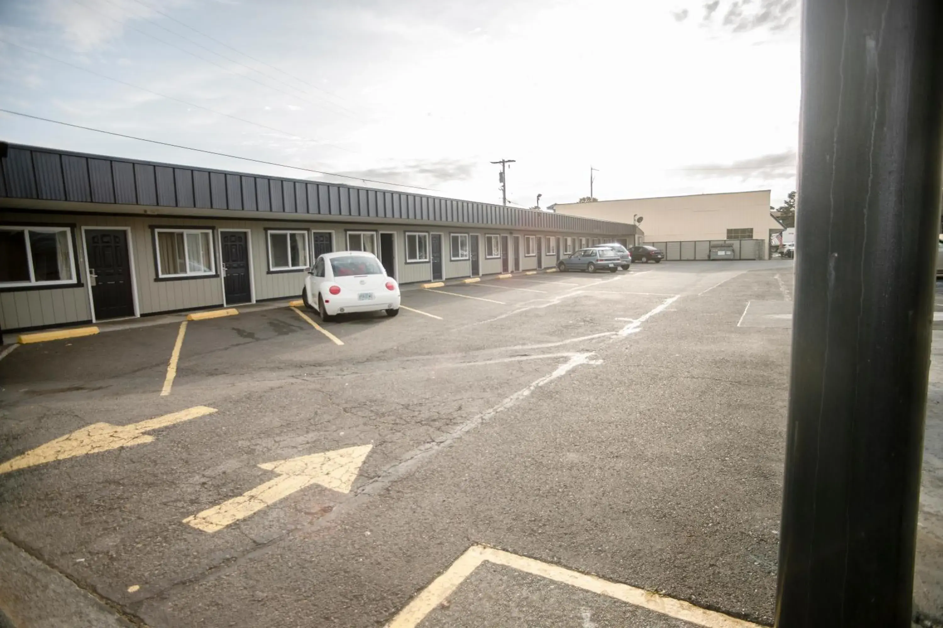 Property building in Pacific Inn Property building in Pacific Inn