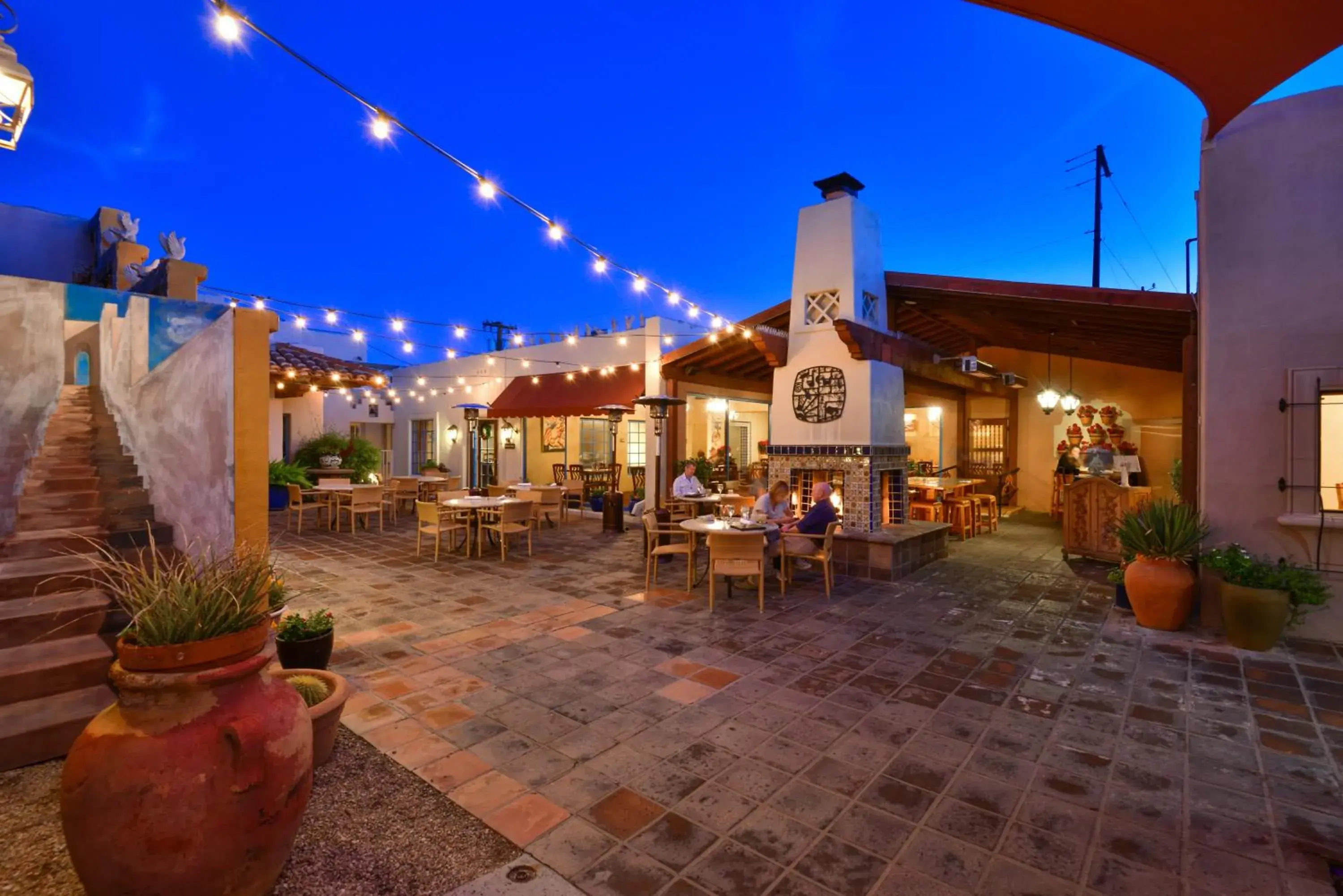 Restaurant/places to eat in Lodge On The Desert Restaurant/places to eat in Lodge On The Desert
