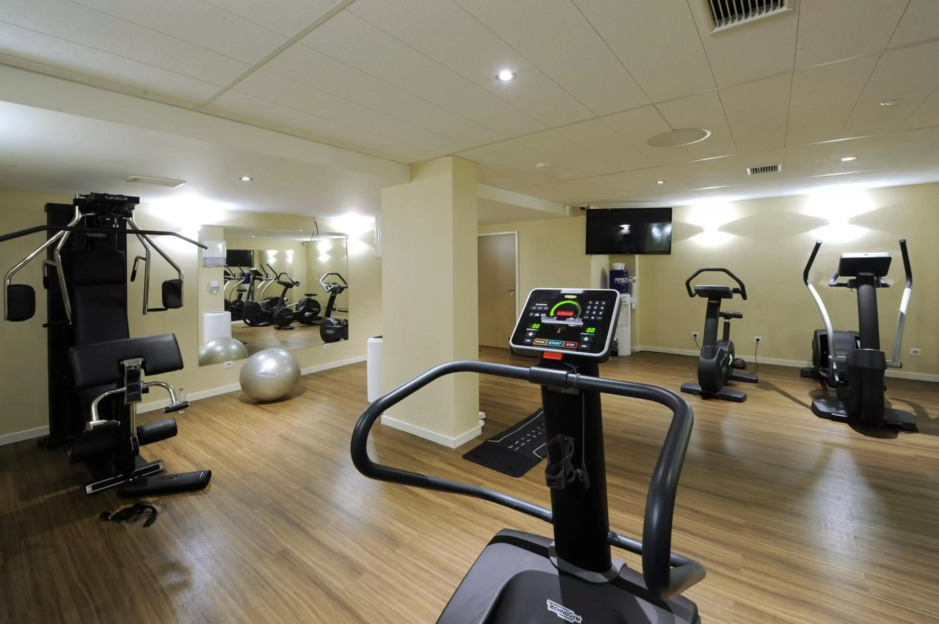 Fitness centre/facilities, Fitness Center/Facilities in Hotel Charleroi Airport - Van Der Valk