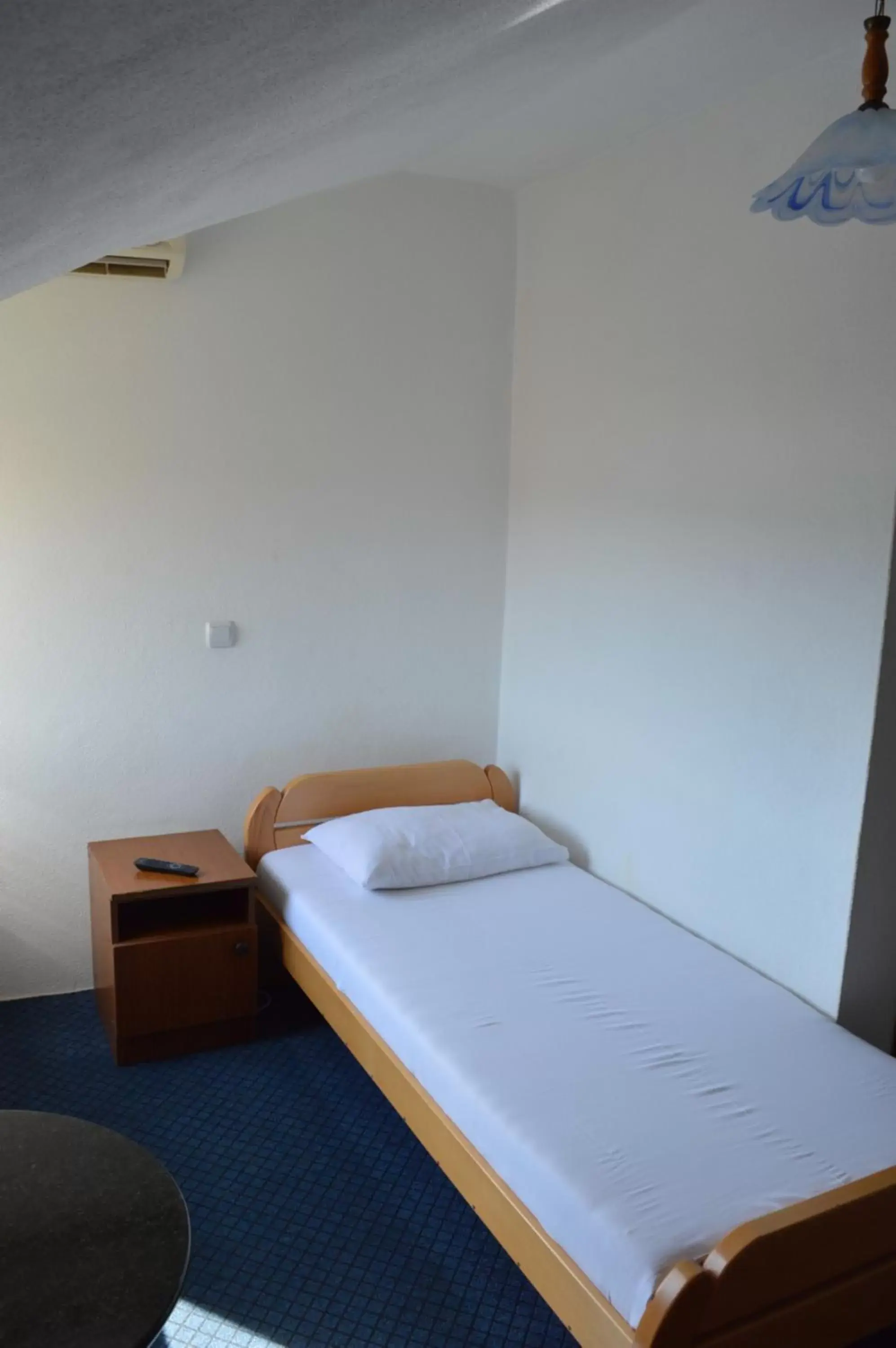 Double or Twin Room in Motel Signal Double or Twin Room in Motel Signal