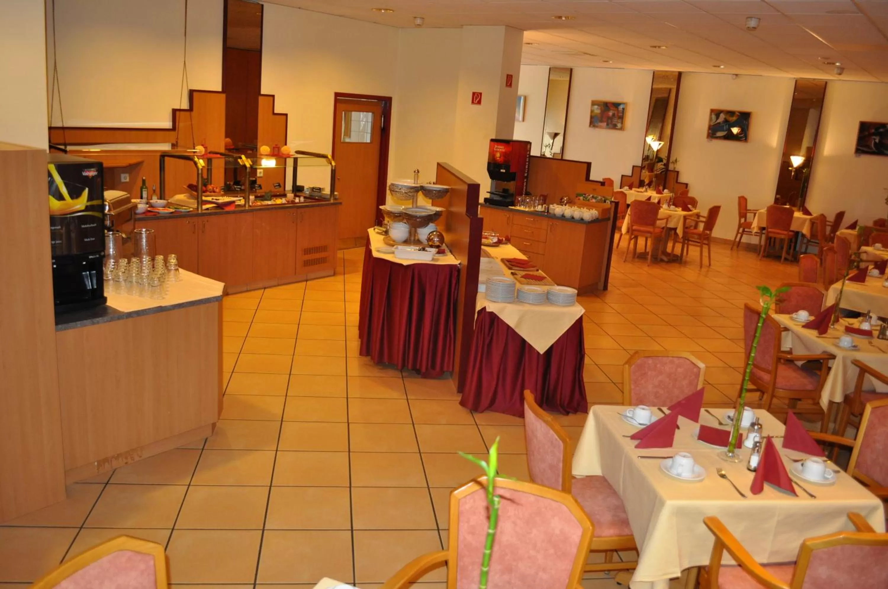 Restaurant/places to eat in Fly Inn Hotel Frankfurt Airport Rüsselsheim ehemals Trip Inn Hotels