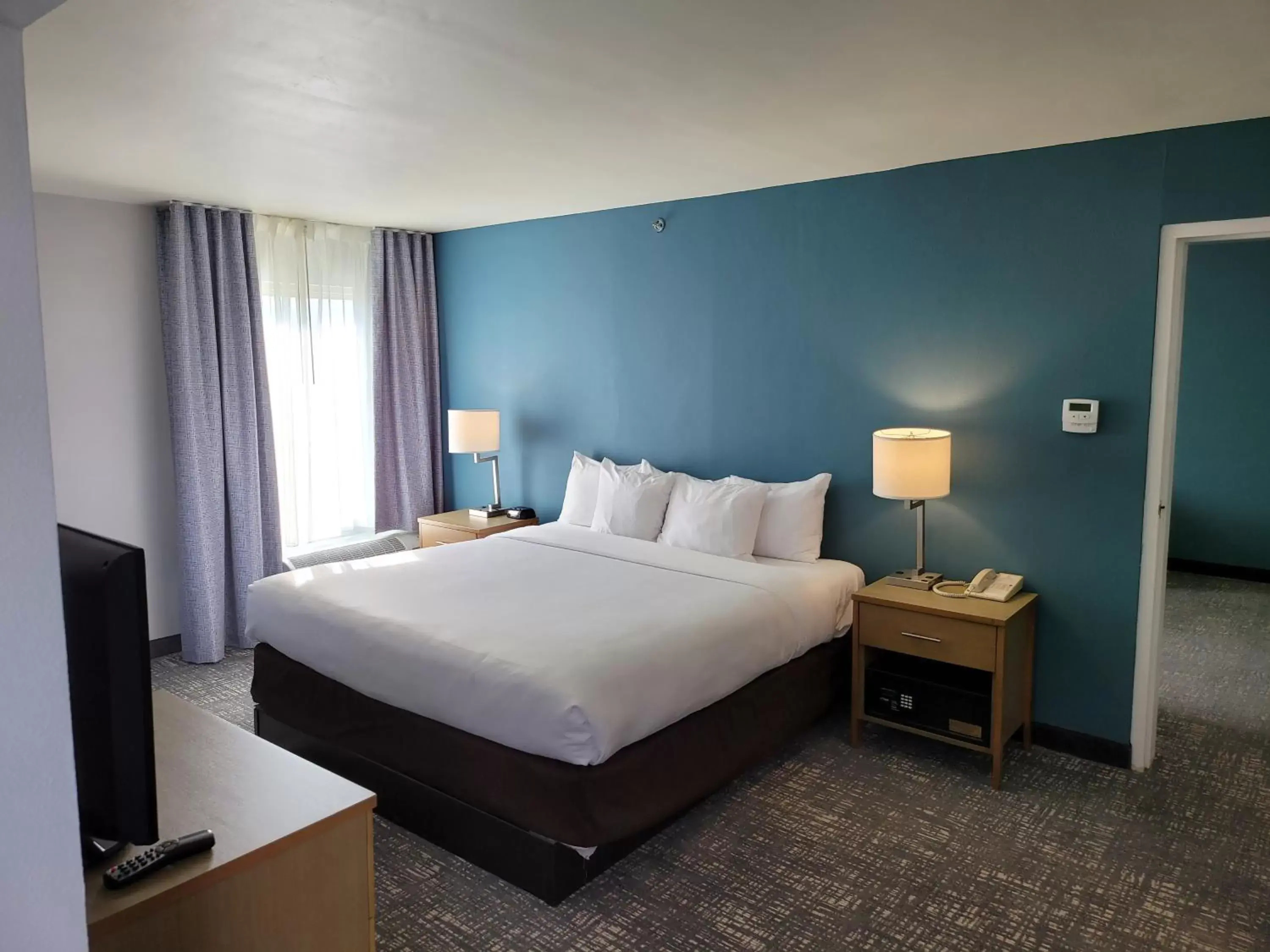 Bed in Comfort Inn & Suites Alexandria West