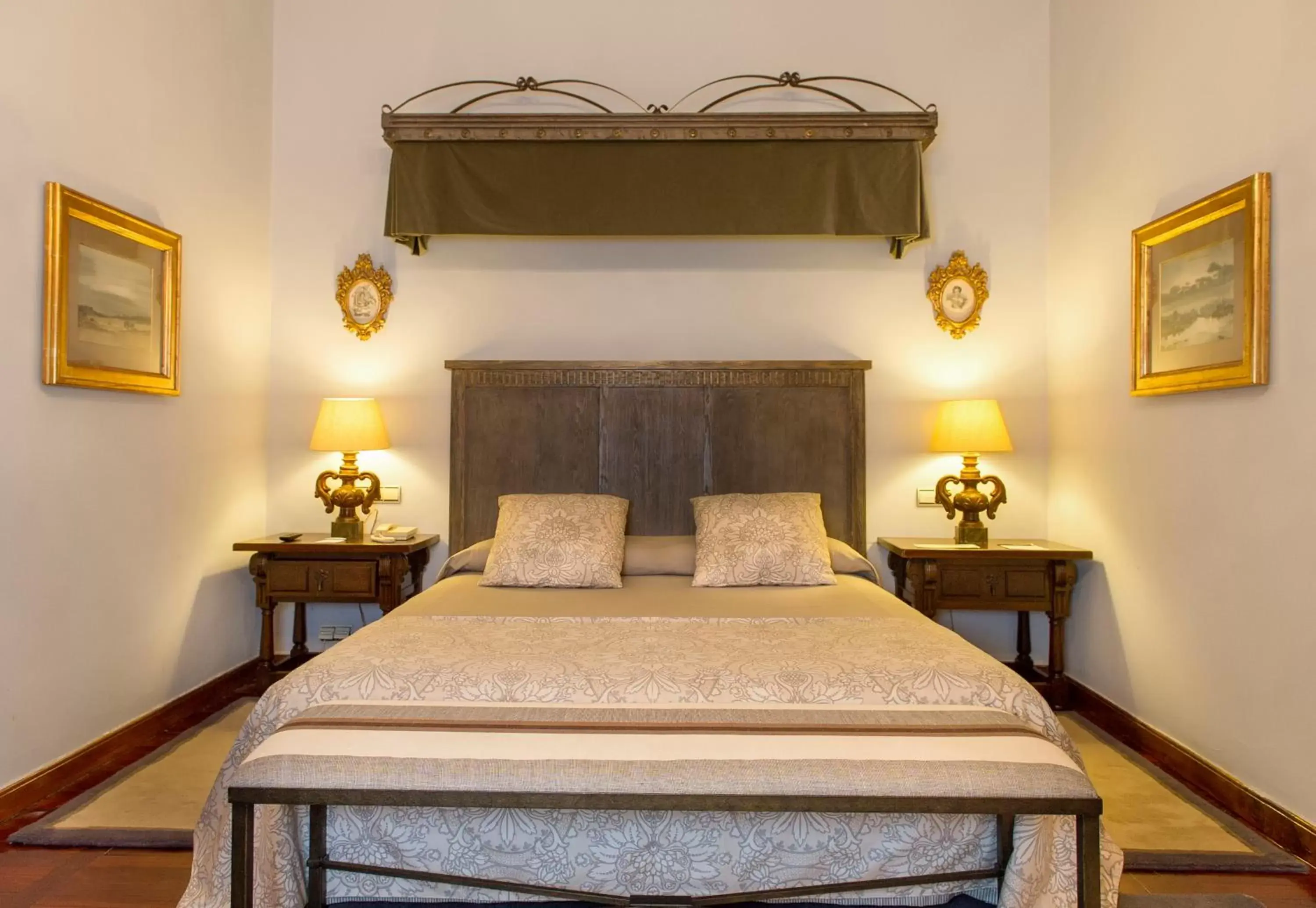 Photo of the whole room, Bed in Parador de Santiago - Hostal Reis Catolicos Photo of the whole room, Bed in Parador de Santiago - Hostal Reis Catolicos