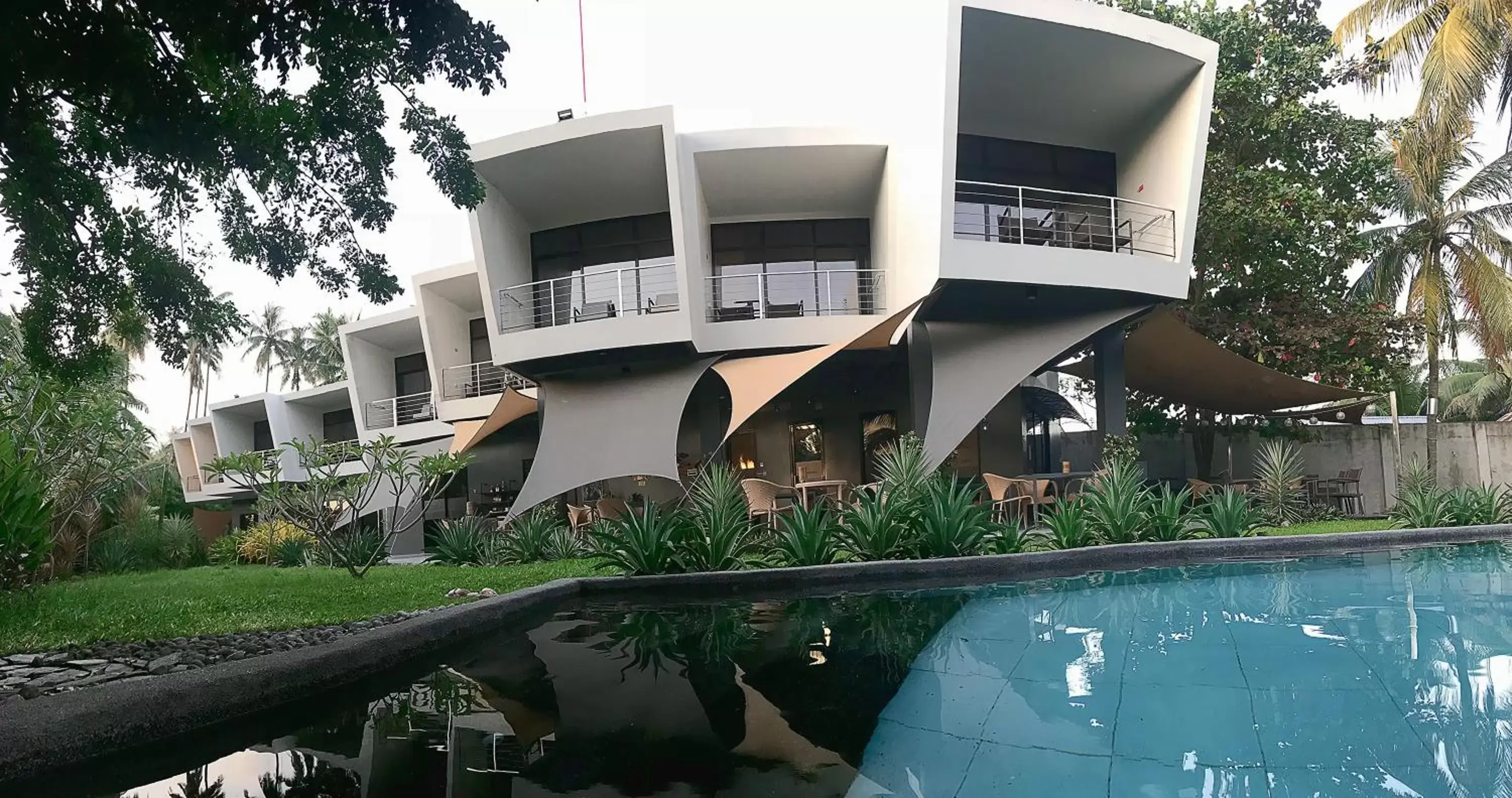 Property Building in Mahi Mahi Dive Resort