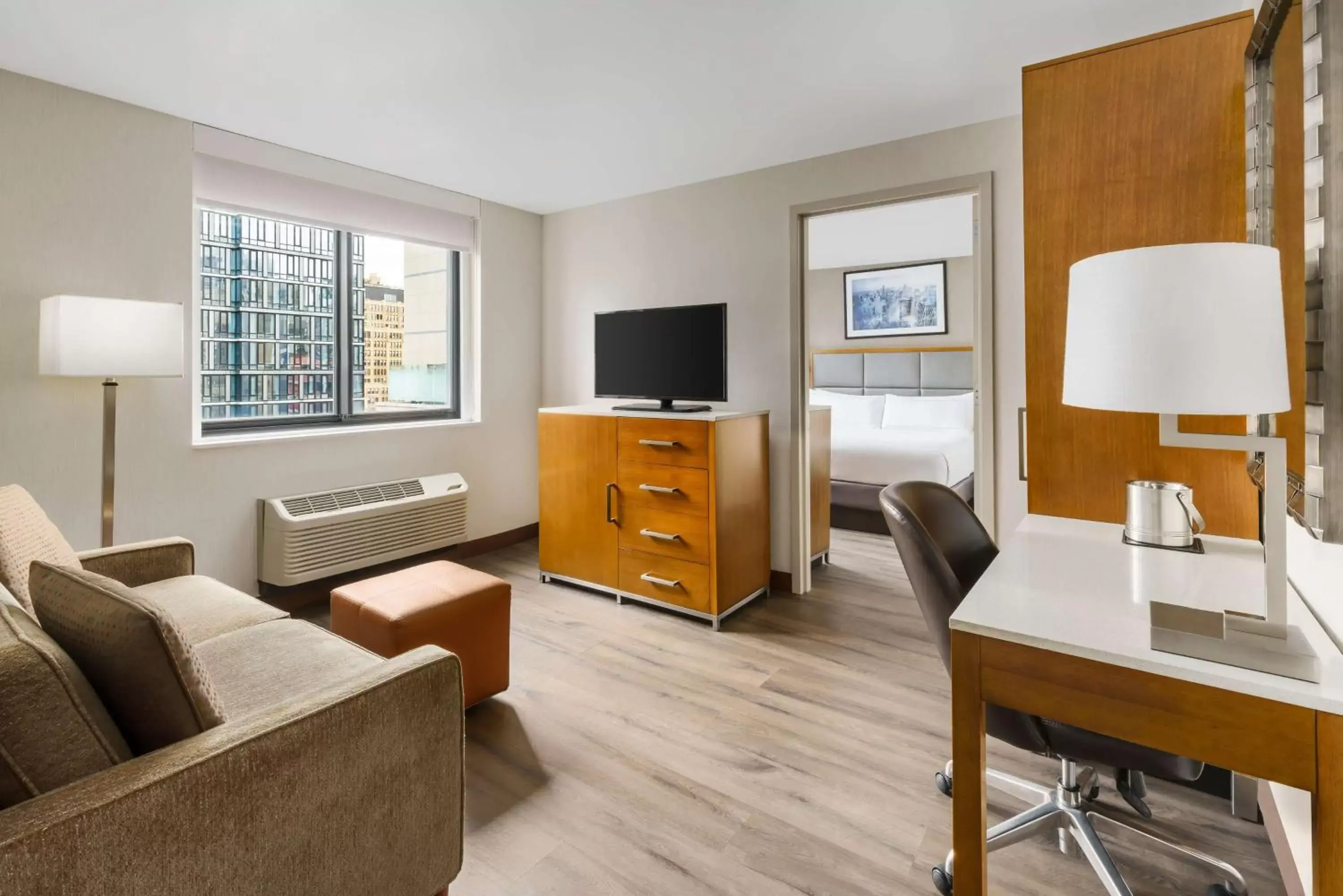 Bedroom, TV/Entertainment Center in DoubleTree by Hilton Hotel New York City - Chelsea
