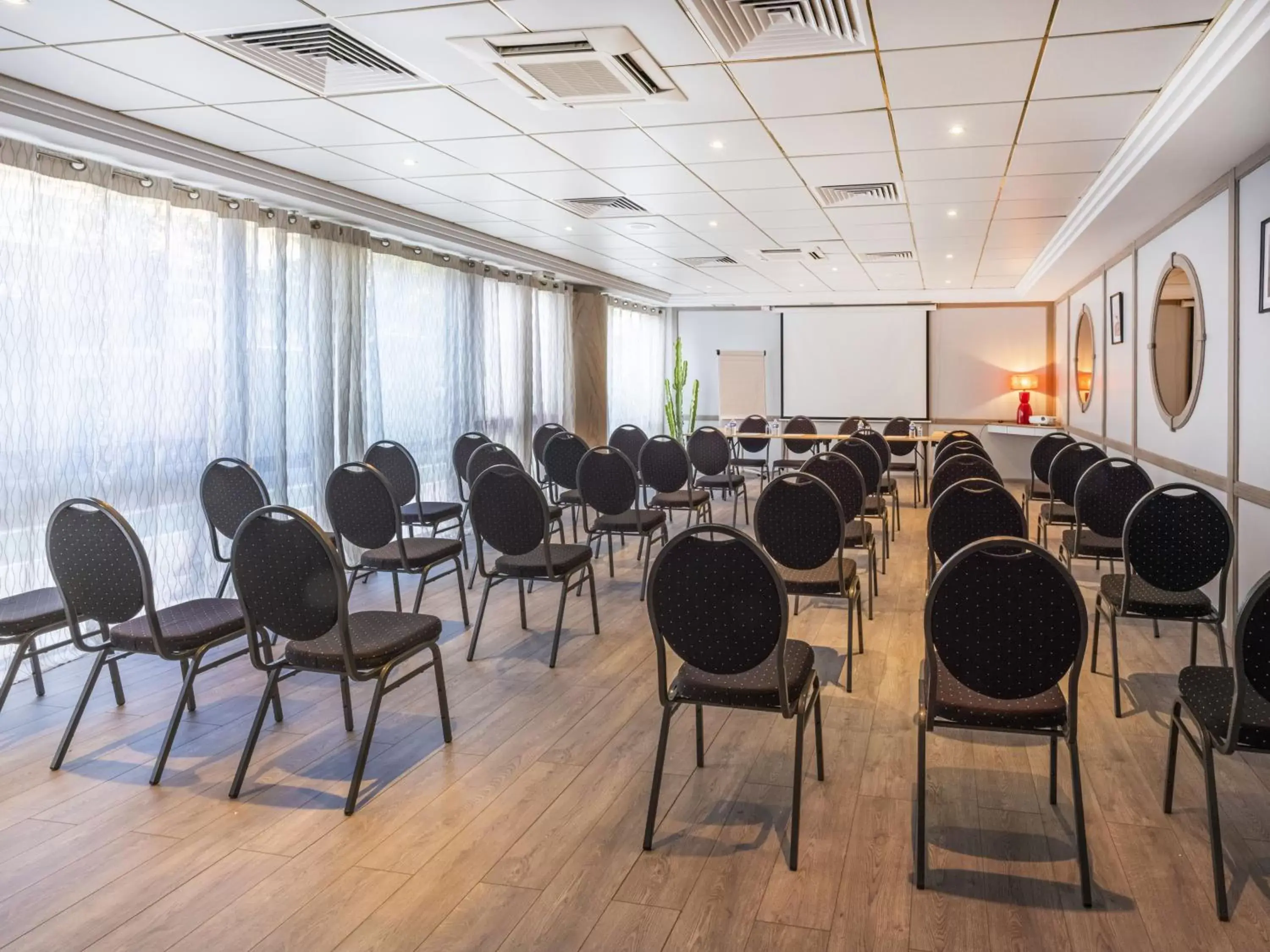 Business facilities in Hotel Nice Riviera