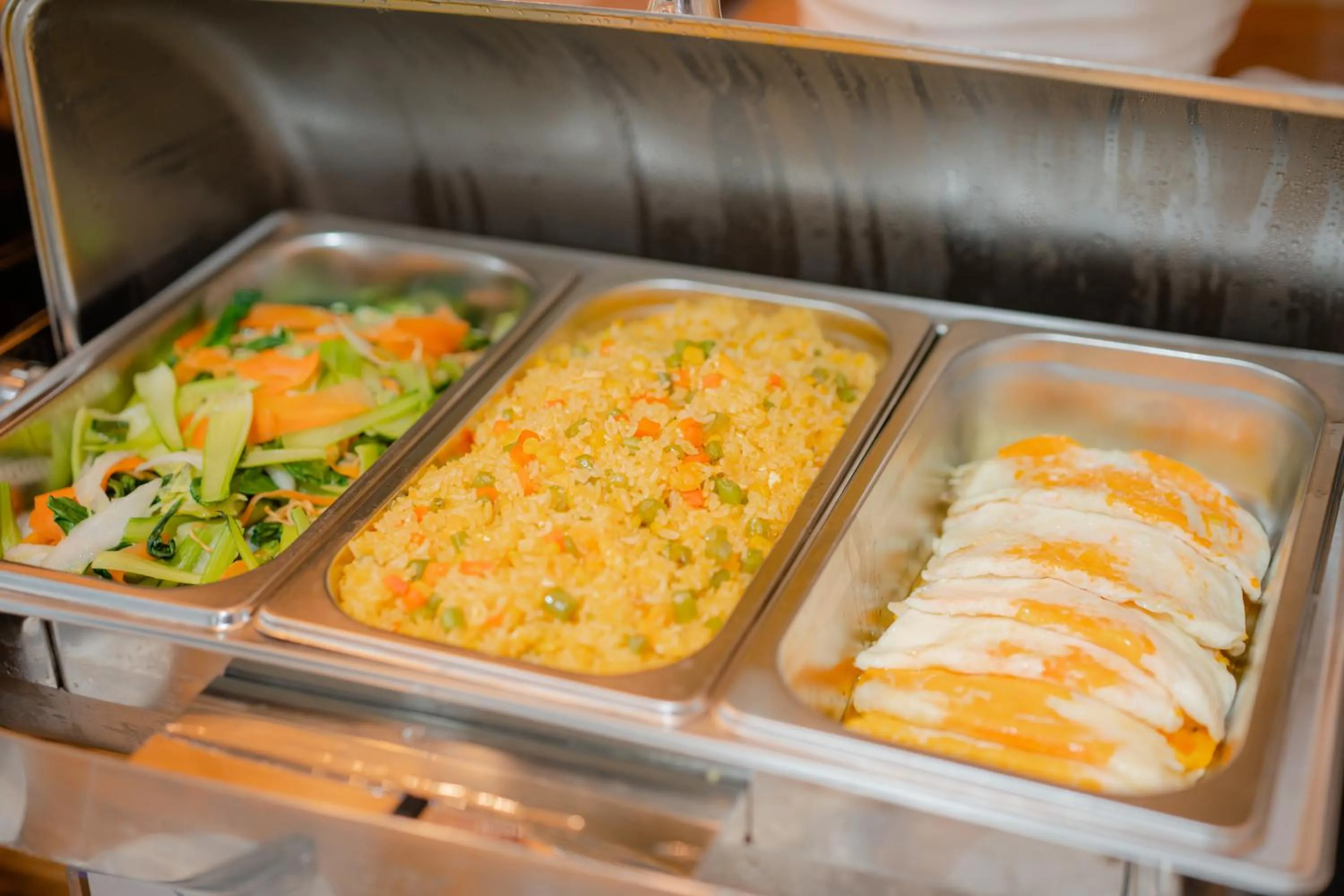 Restaurant/places to eat in Duc Minh Saigon Airport Hotel