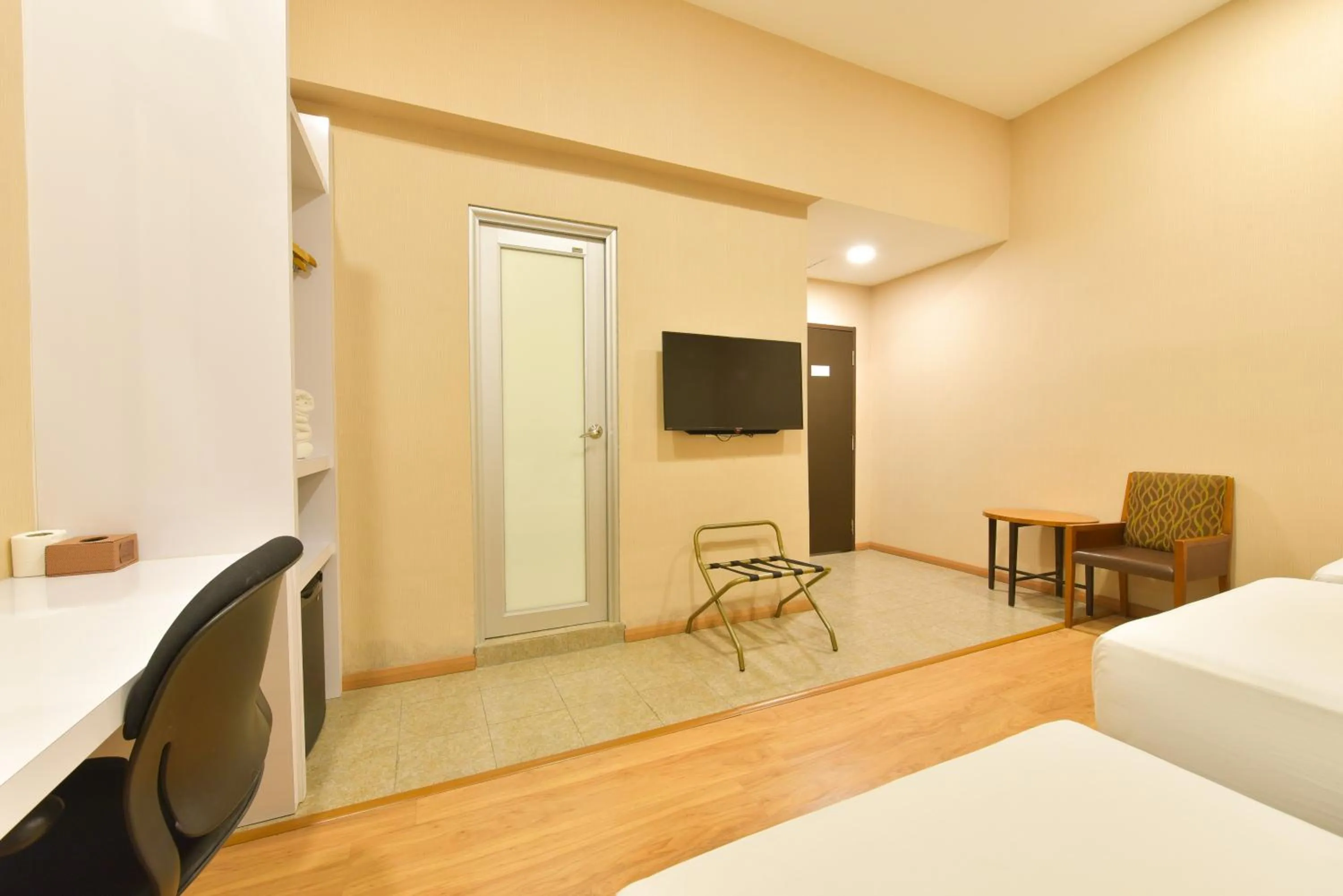 Bedroom, Bed in Townhouse OAK Hotel Holmes Johor Jaya