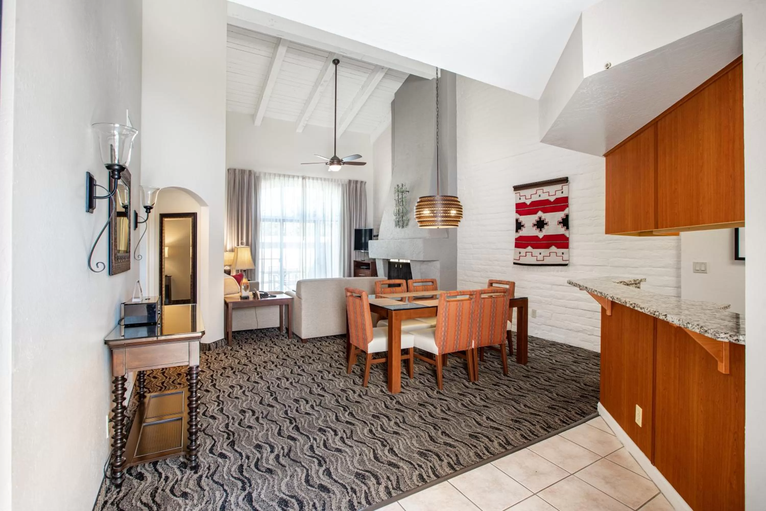 Kitchen or kitchenette in Scottsdale Camelback Resort