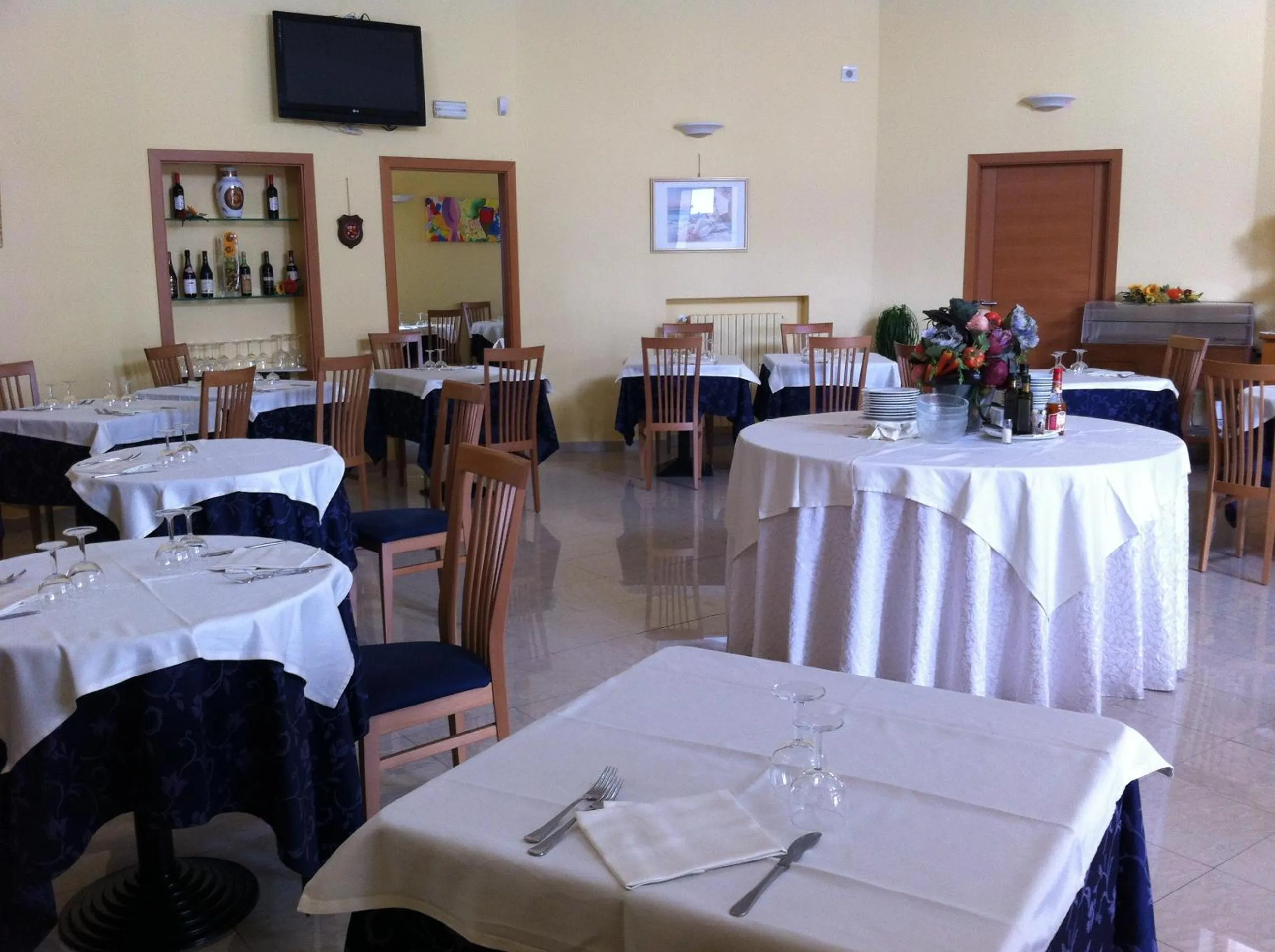 Restaurant/places to eat in Hotel Atleti