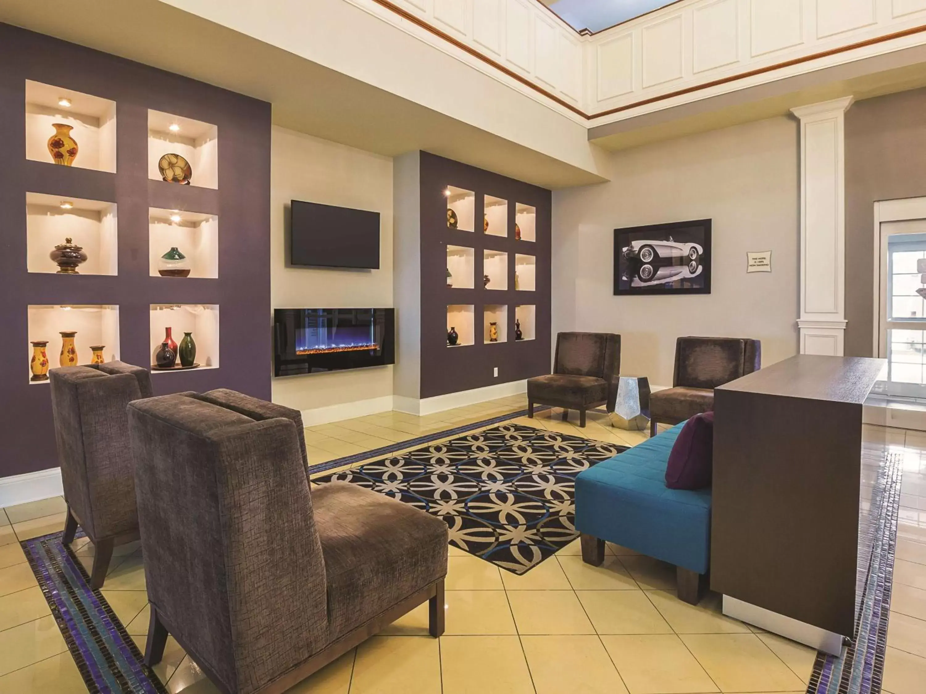 Lobby or reception, Seating Area in La Quinta by Wyndham Bowling Green