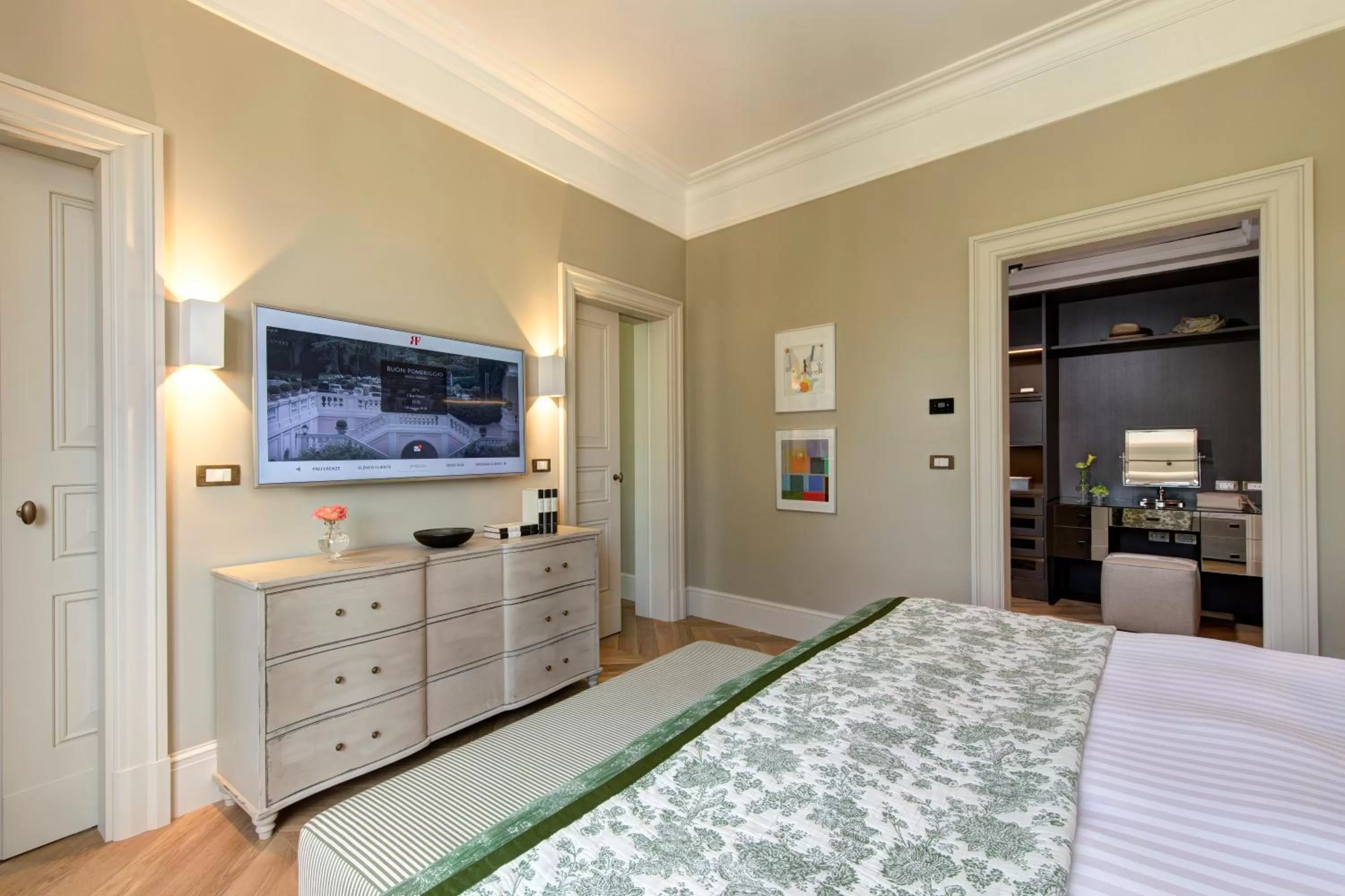 Bed in Rocco Forte Hotel De Russie