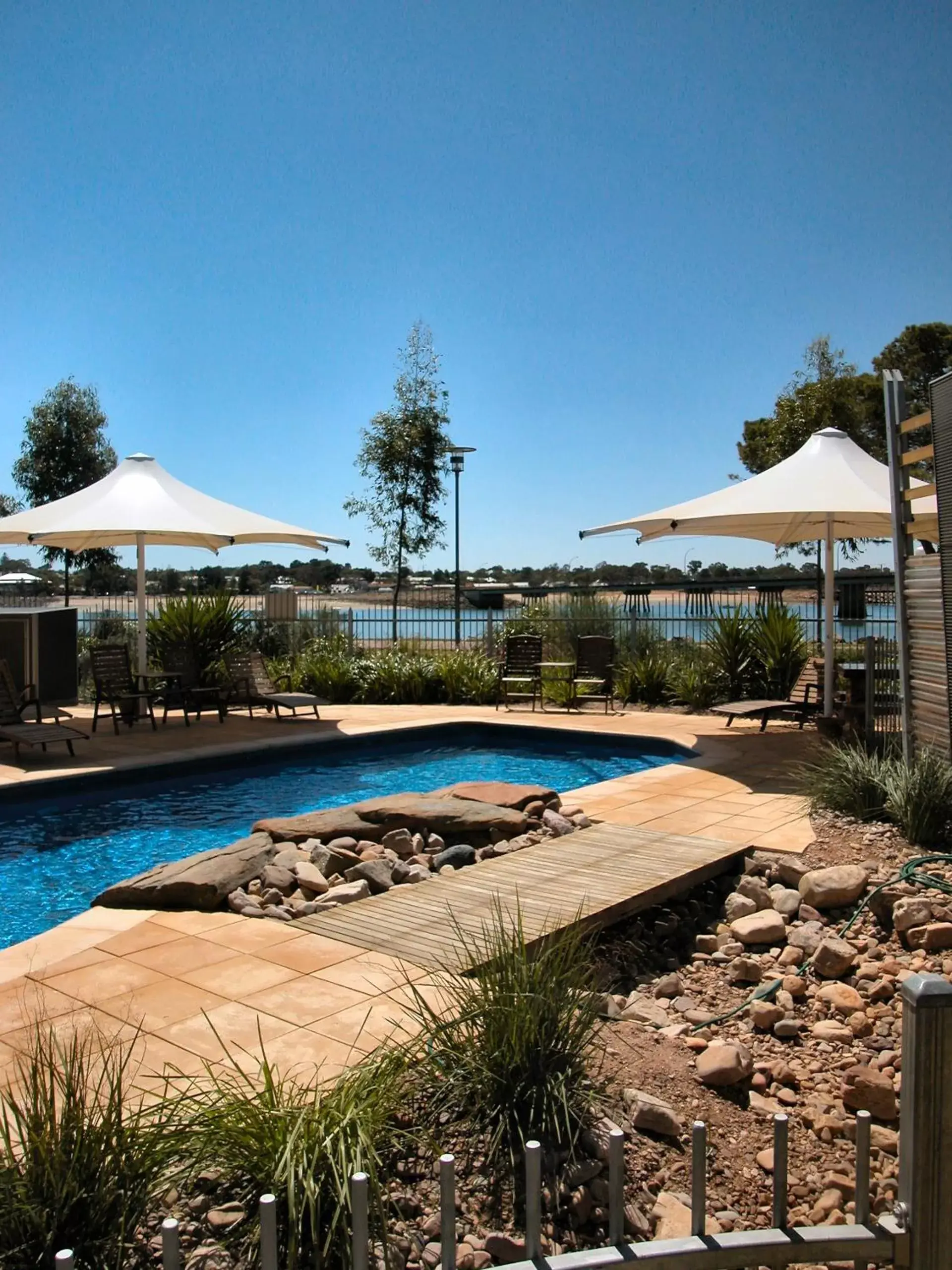 Swimming Pool in Majestic Oasis Apartments