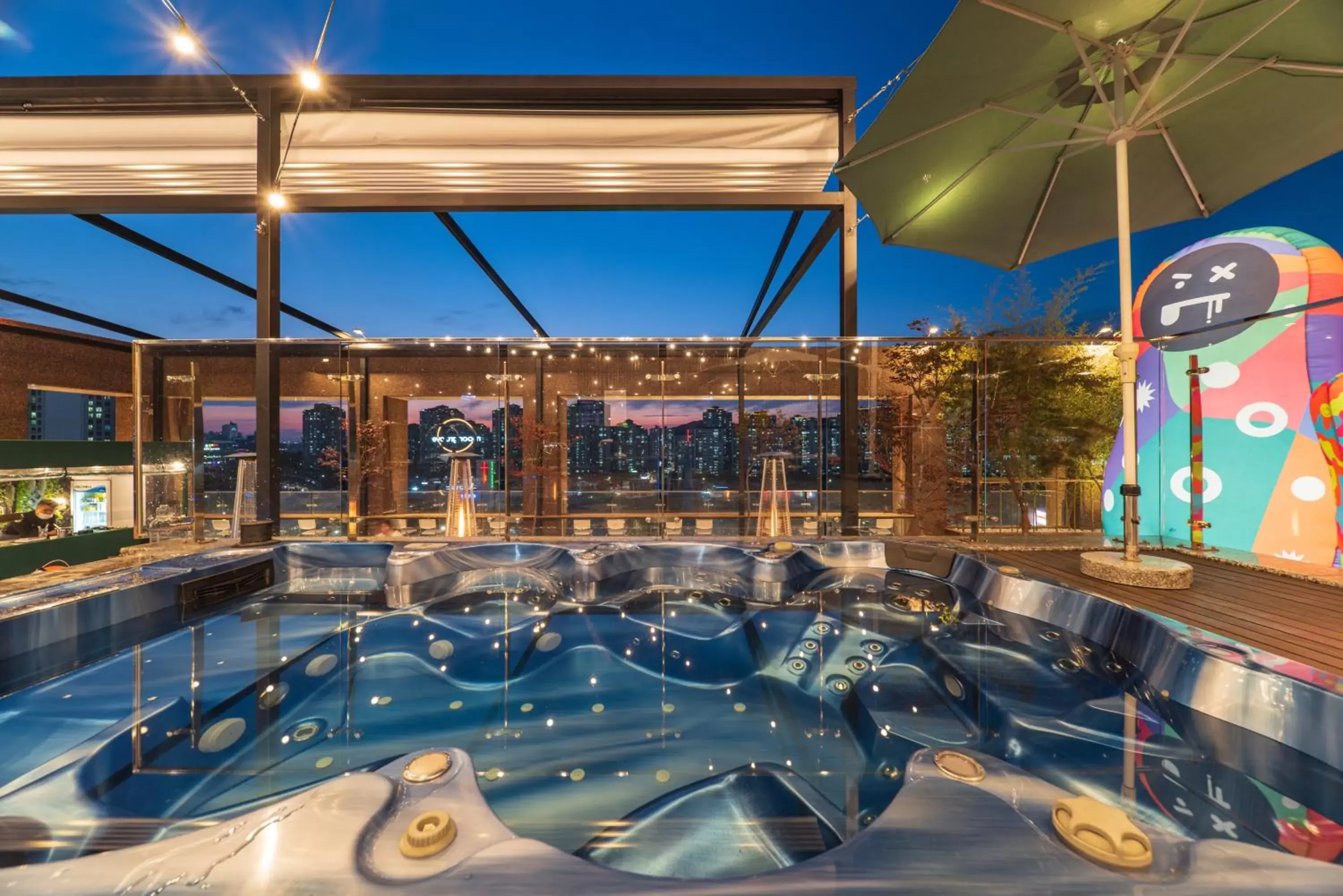 Swimming pool in Park Marine Hotel Swimming pool in Park Marine Hotel