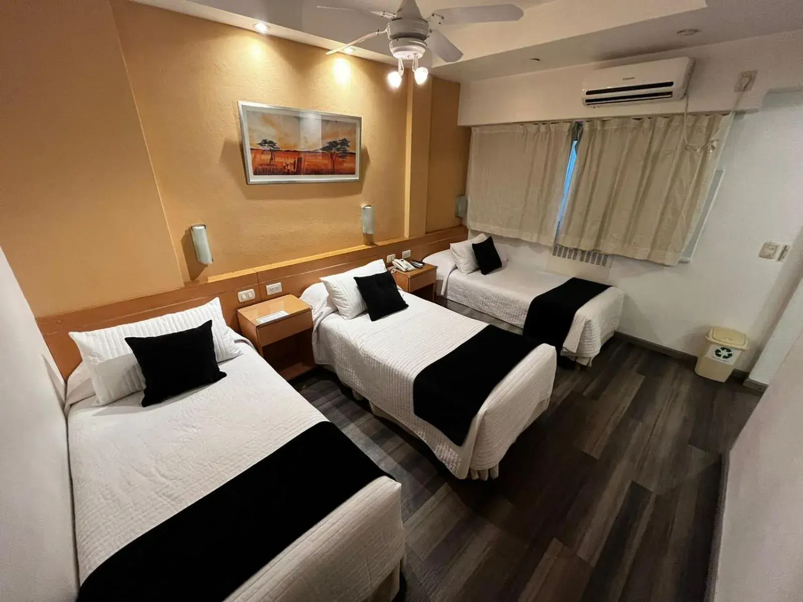 Bed in Sarmiento Palace Hotel Bed in Sarmiento Palace Hotel