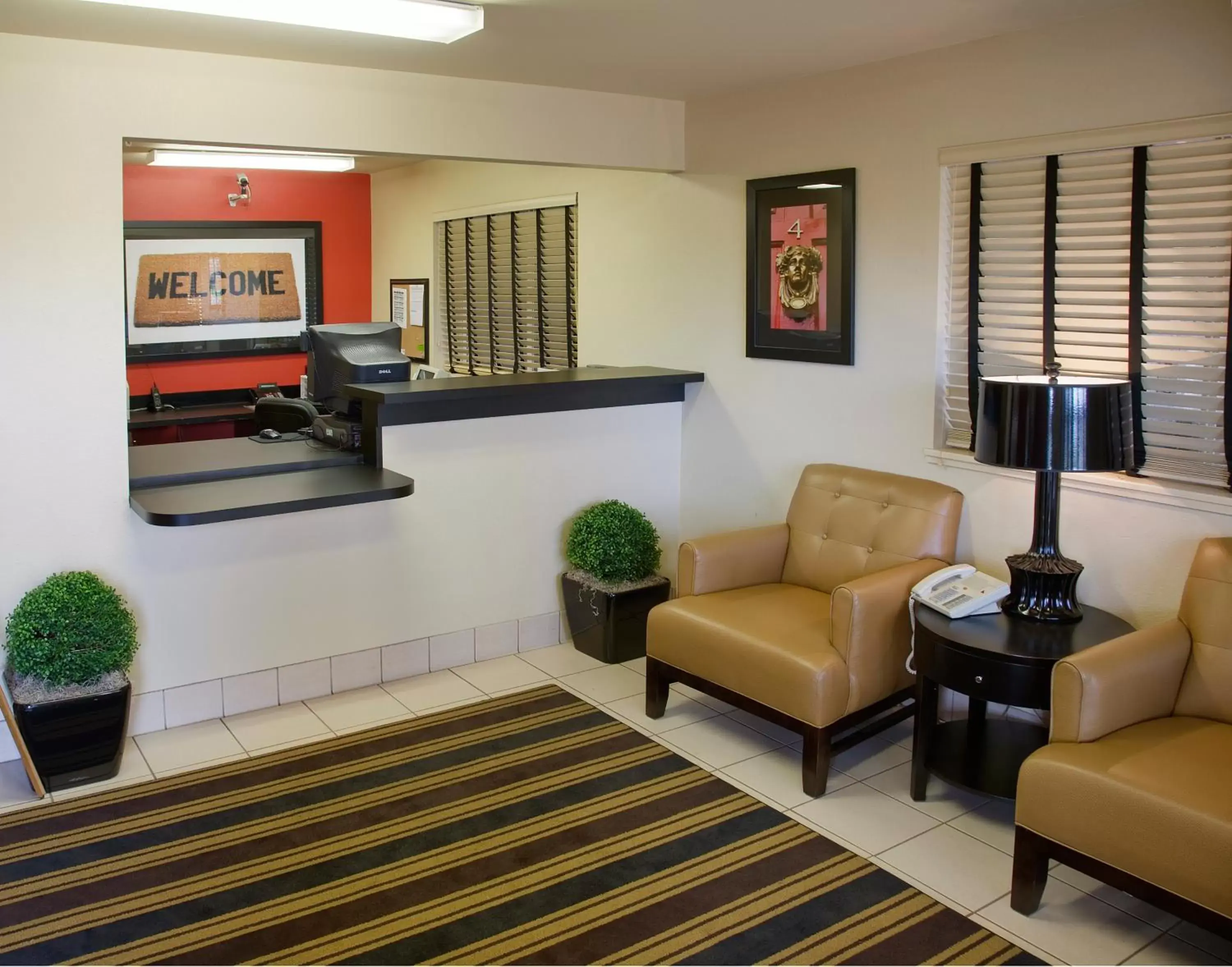 Lobby or reception, Seating Area in MainStay Suites Knoxville - Cedar Bluff