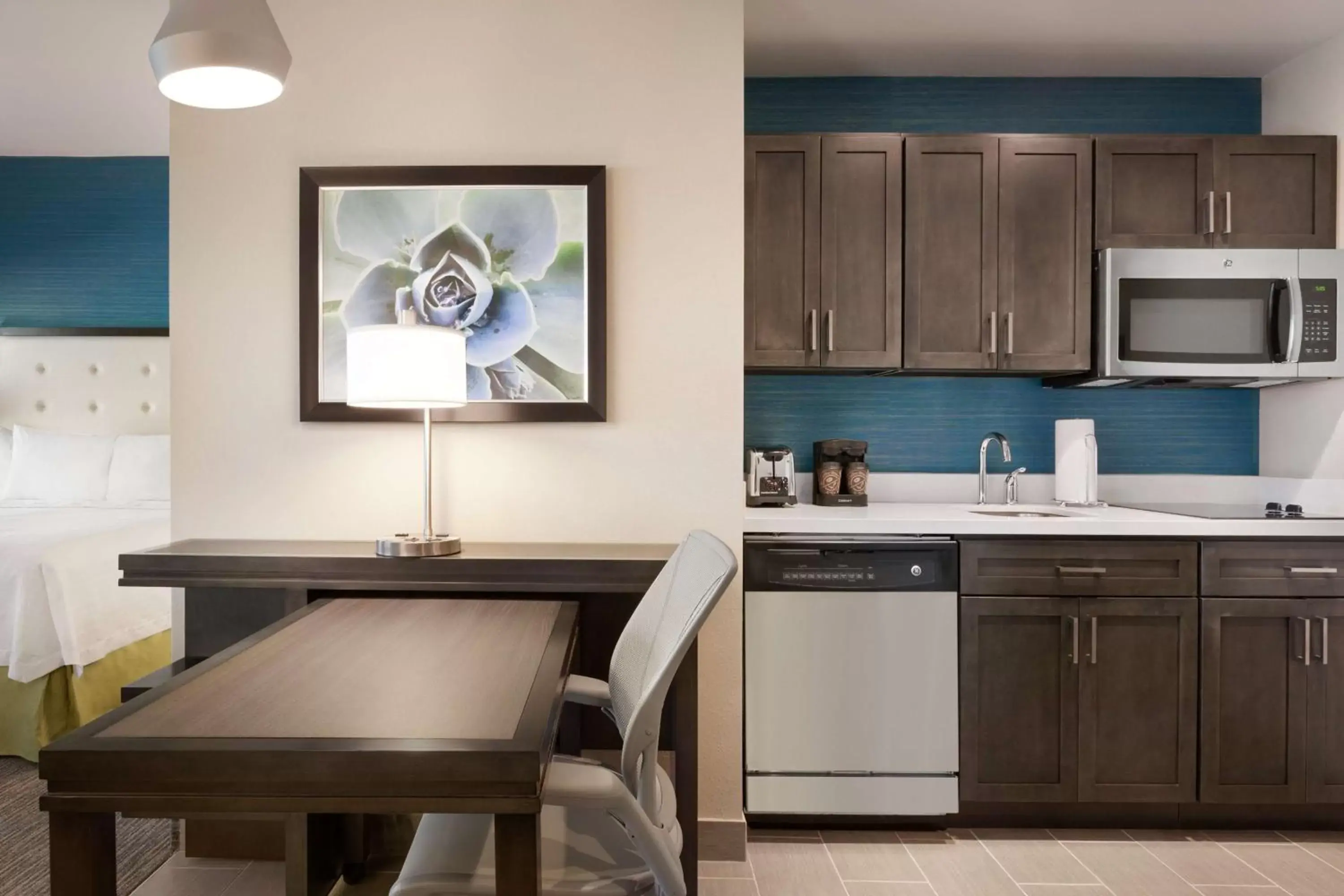 Bedroom, Kitchen/Kitchenette in Homewood Suites By Hilton Charlotte Southpark