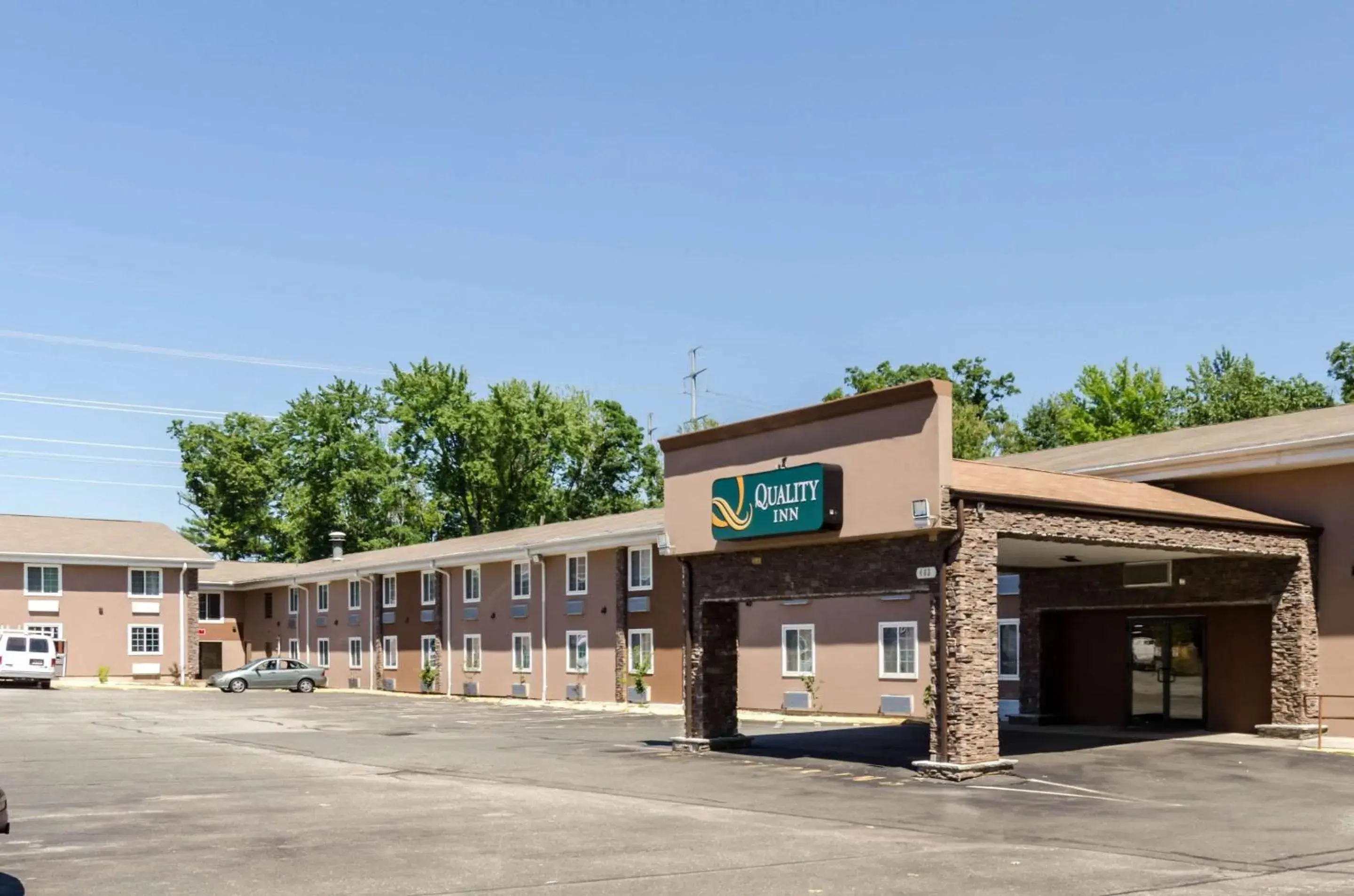 Property building in Quality Inn Chicopee