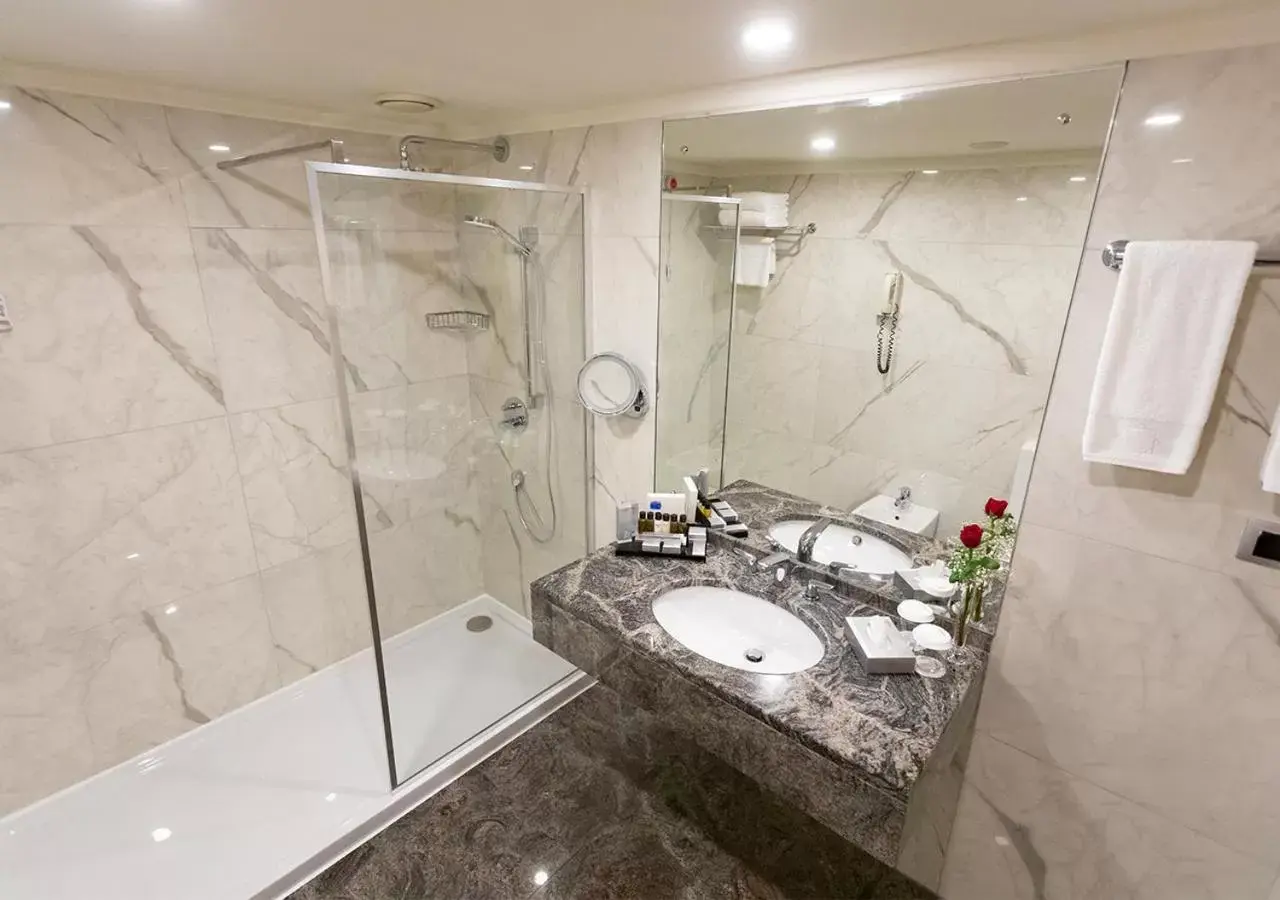 Shower, Bathroom in Zorlu Grand Hotel Trabzon