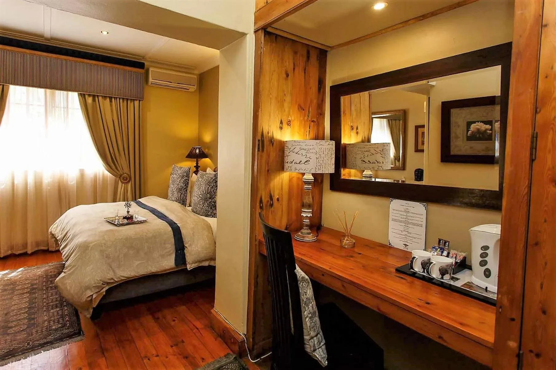 Coffee/tea facilities, Bed in Riverside Guest Lodge