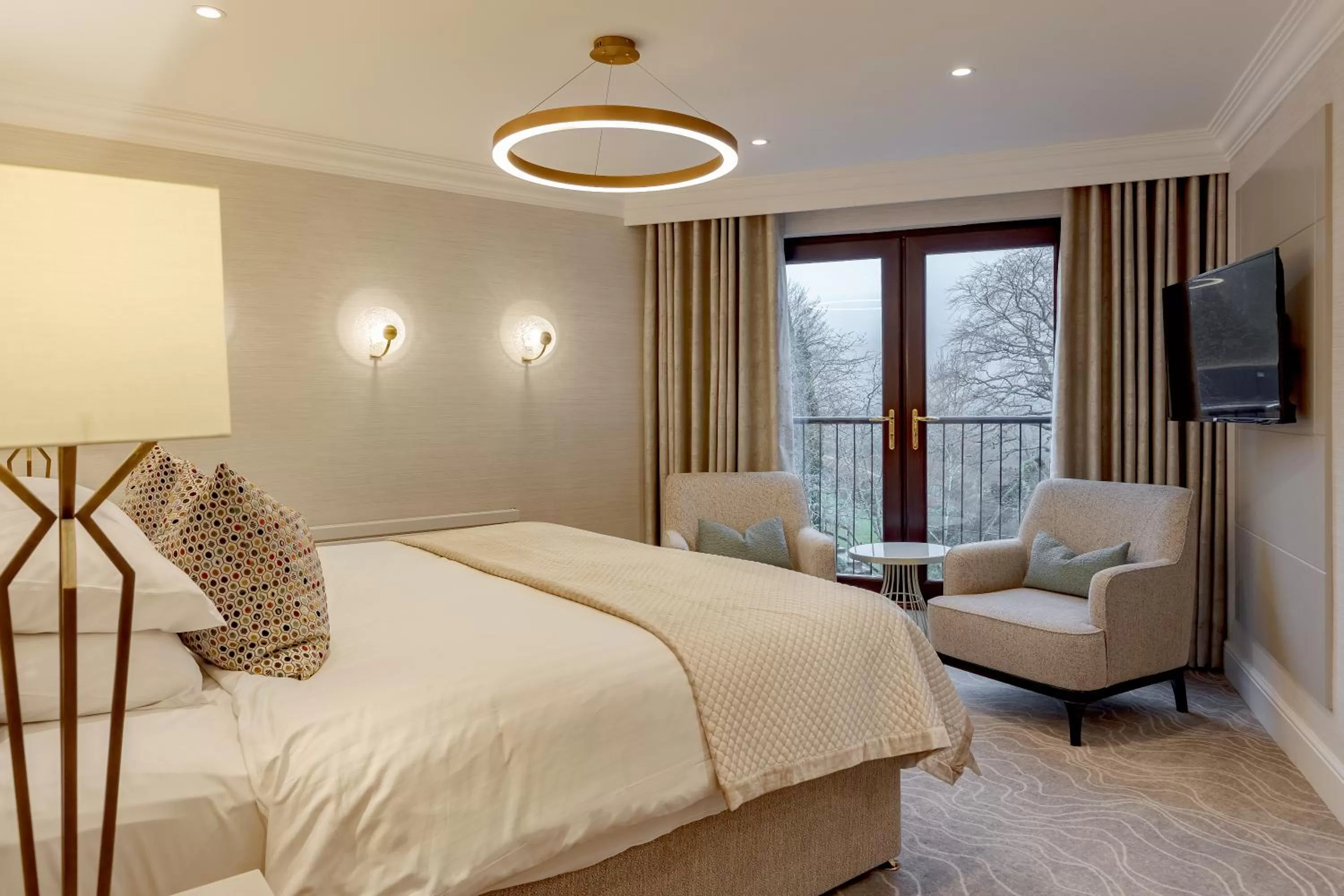 Bed in Lodore Falls Hotel & Spa