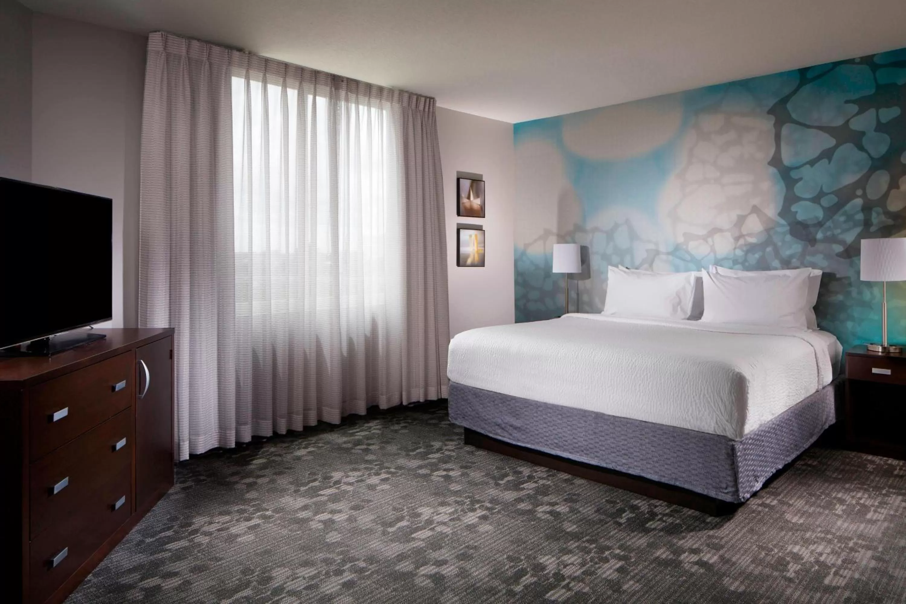 Executive King Suite with Sofa Bed in Courtyard Miami Dadeland