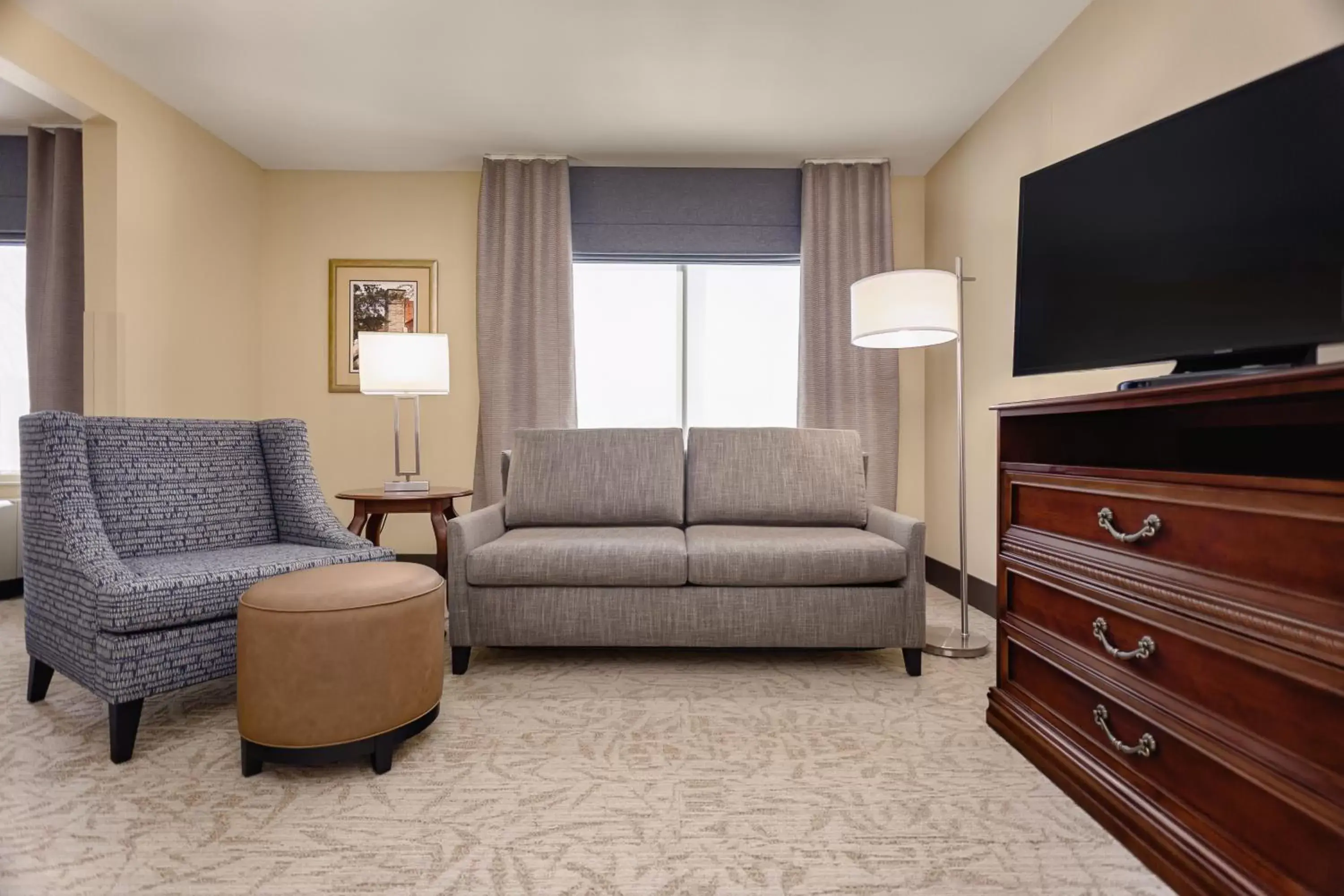 Seating Area in Wingate by Wyndham Columbia/Lexington