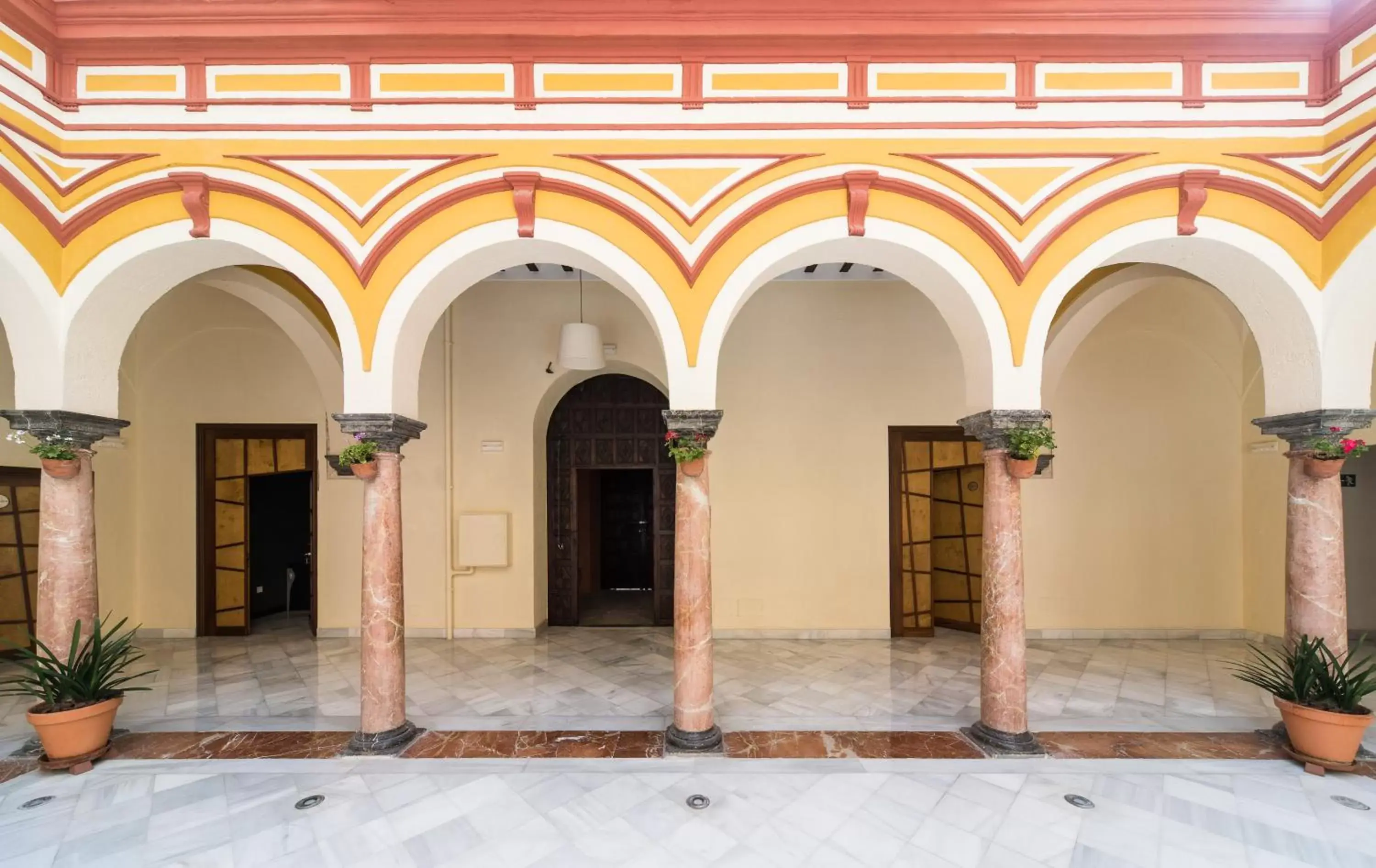 Patio in Hotel Palacio Marqués de Arizón