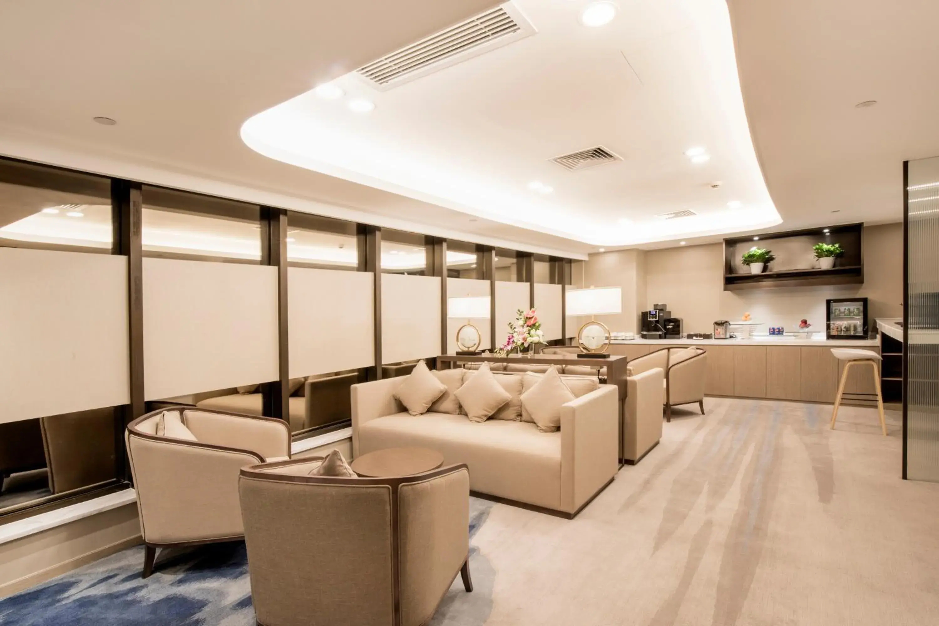 Lounge or bar in Jin Jiang Pine City Hotel