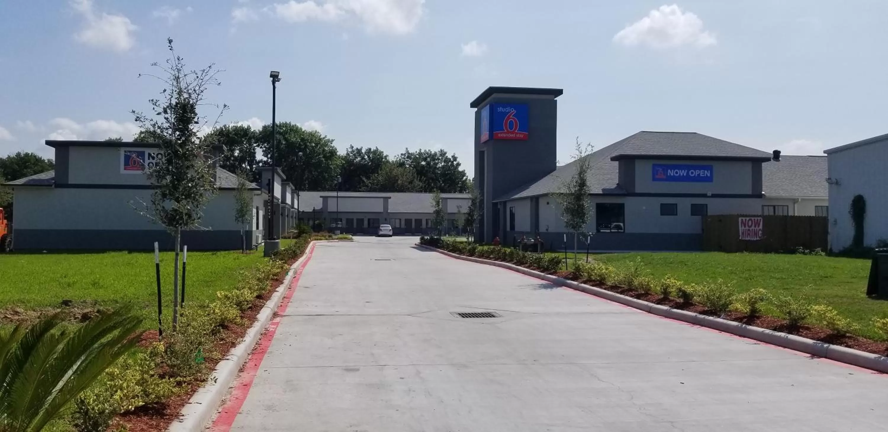 Property building in Studio 6 Deer Park, Tx