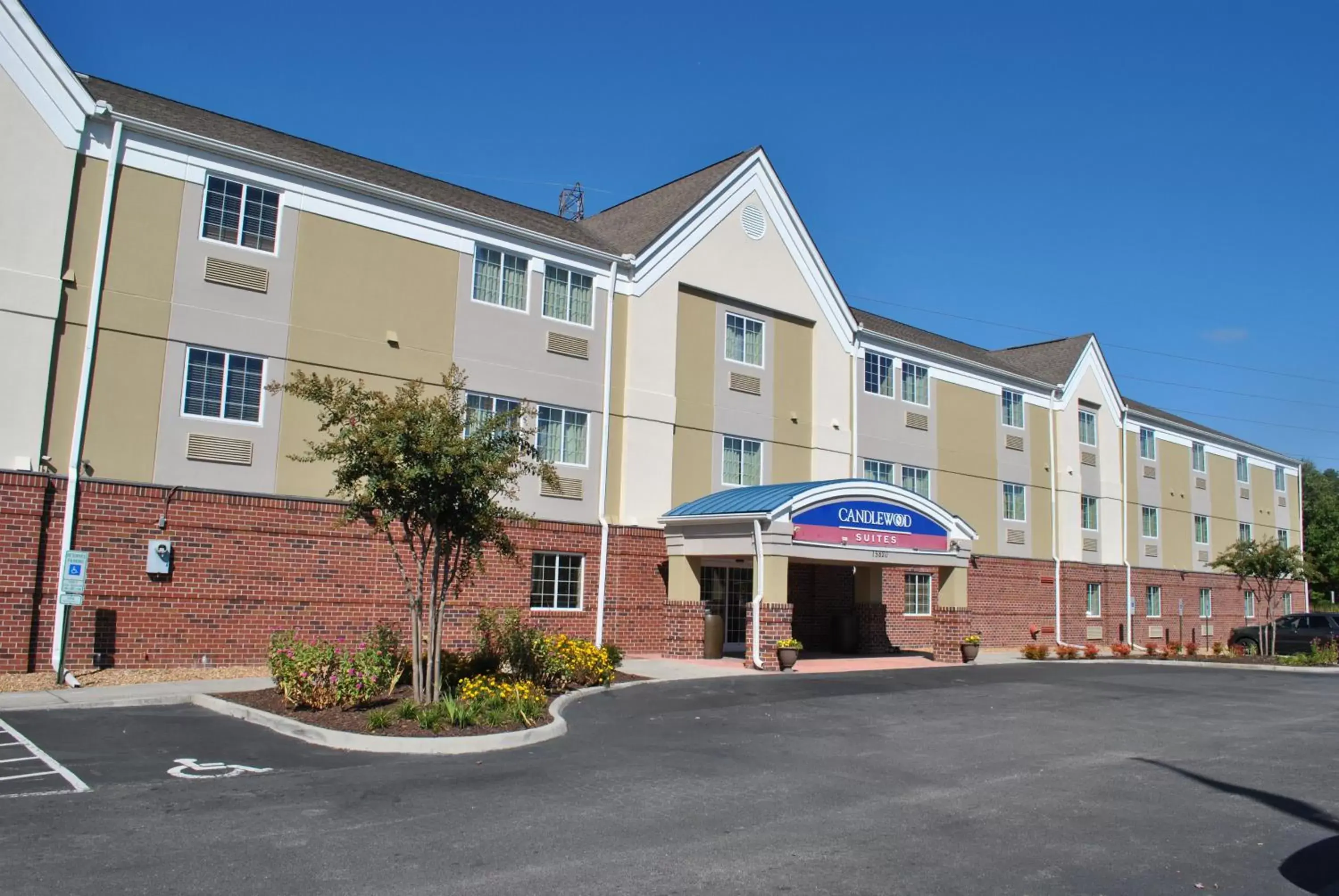 Property Building in Candlewood Suites Colonial Heights - Fort Lee, an IHG Hotel