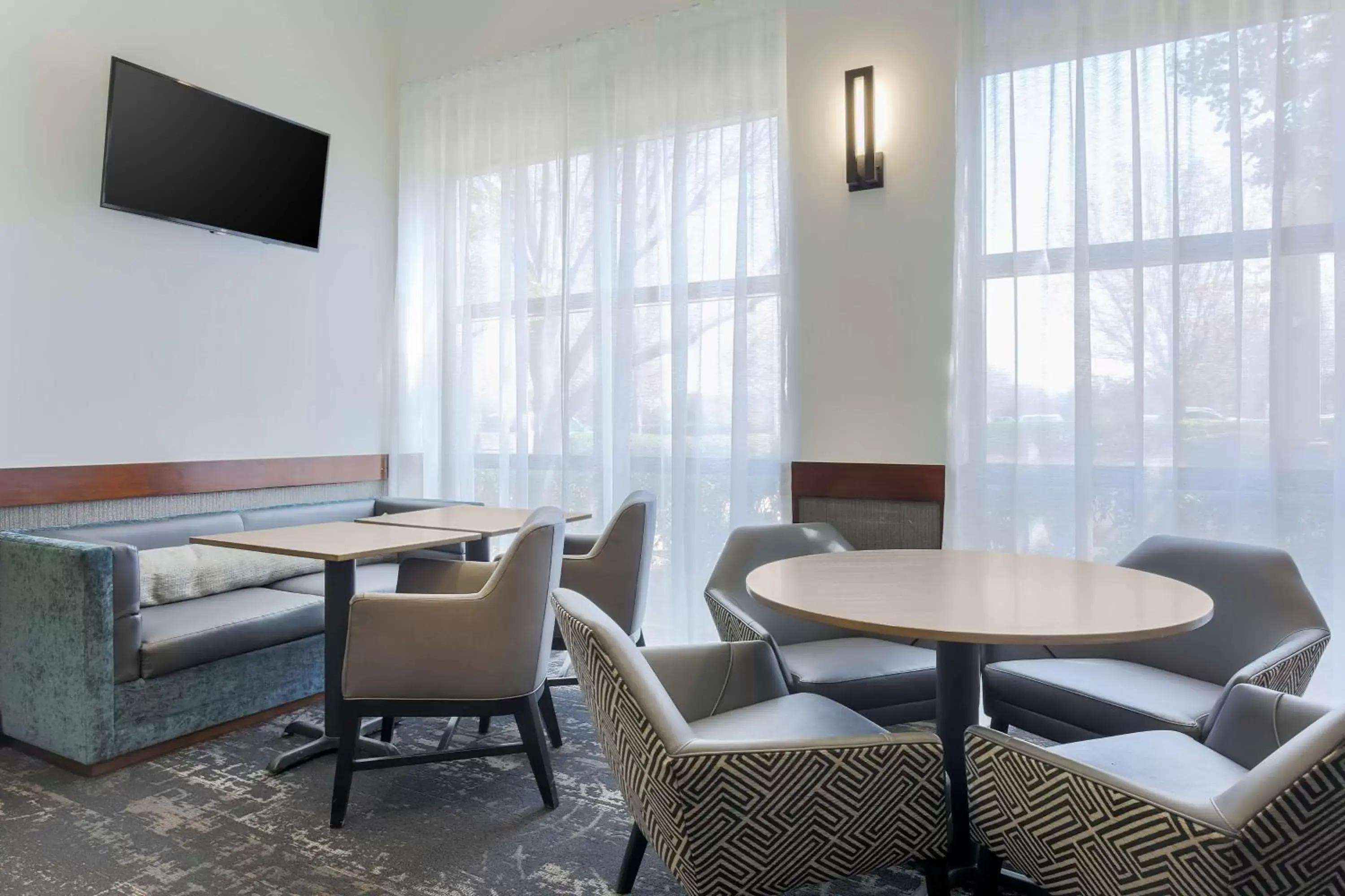 Lobby or reception, Lounge/Bar in Hyatt Place Dallas/Grapevine