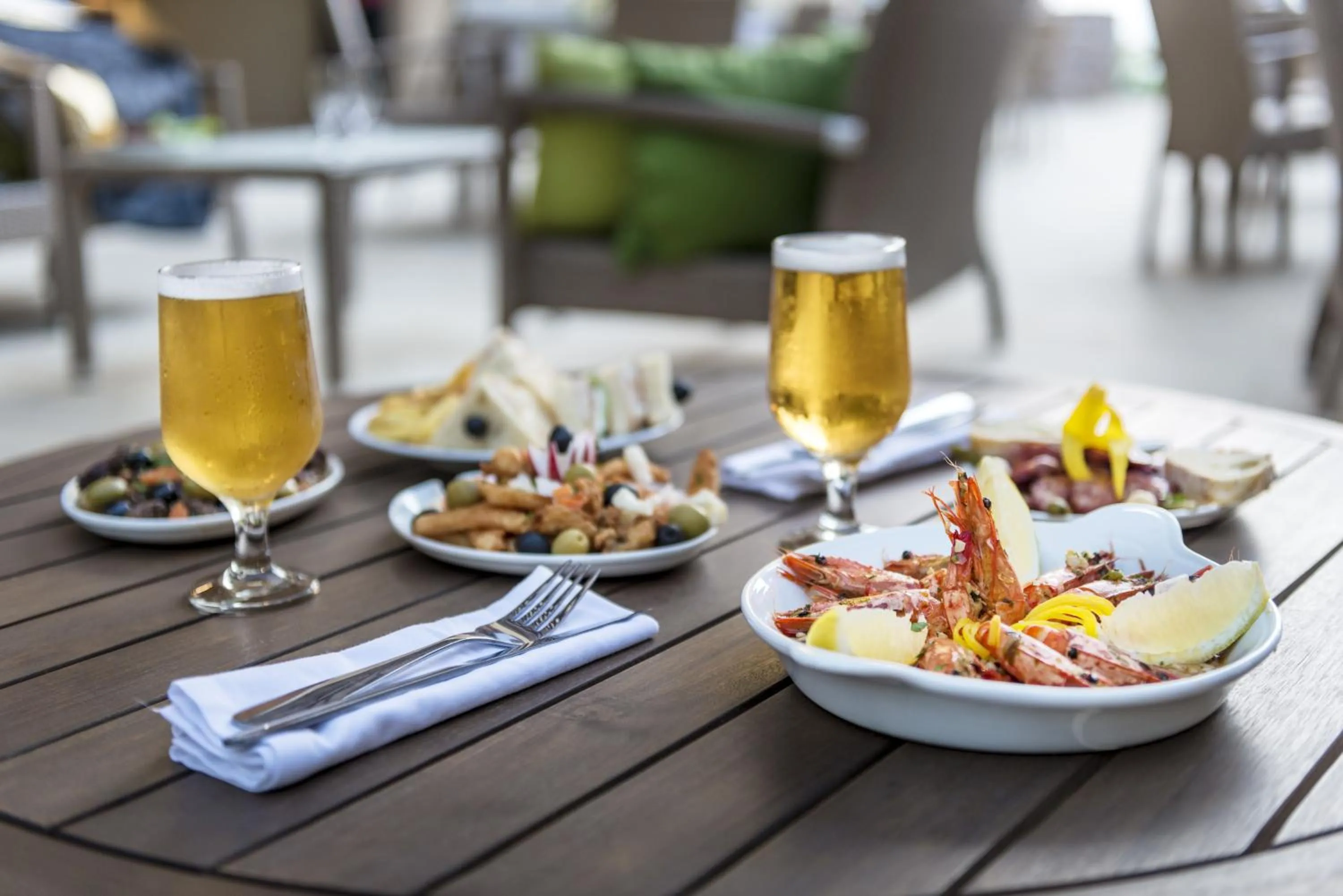 Restaurant/places to eat in Hotel Alvalade