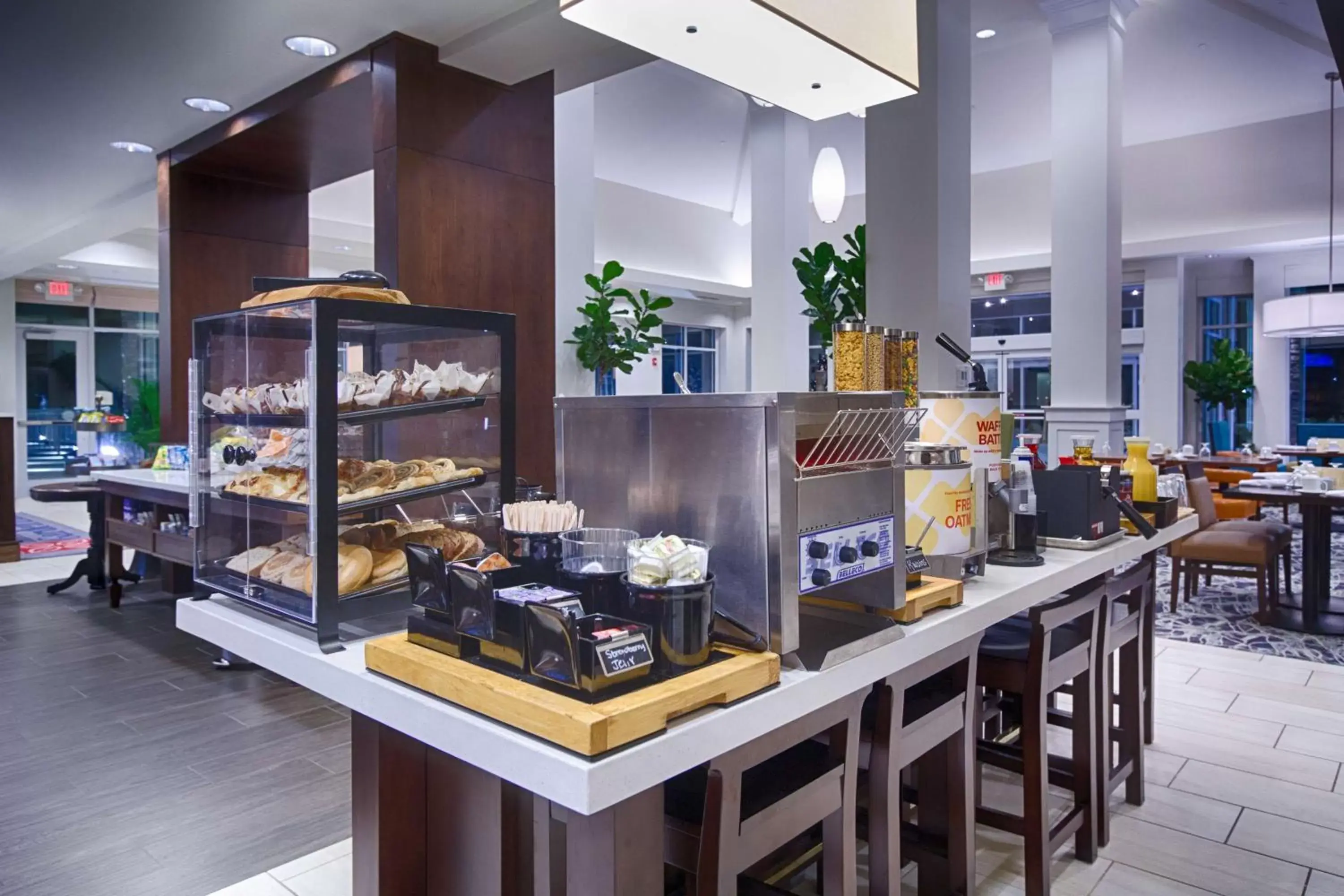 Dining area, Restaurant/Places to Eat in Hilton Garden Inn Salina