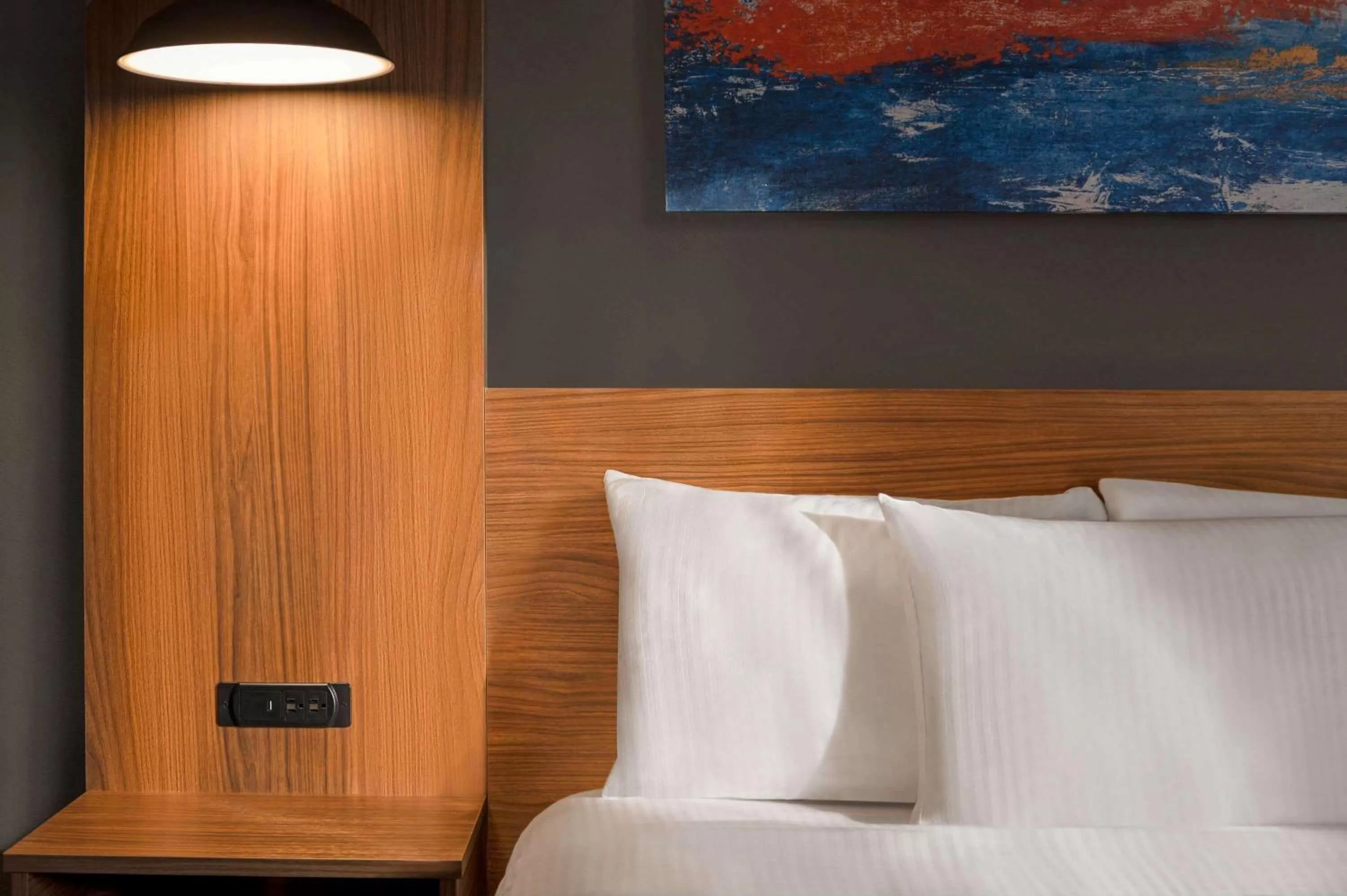 On site, Bed in La Quinta Inn & Suites by Wyndham Marysville