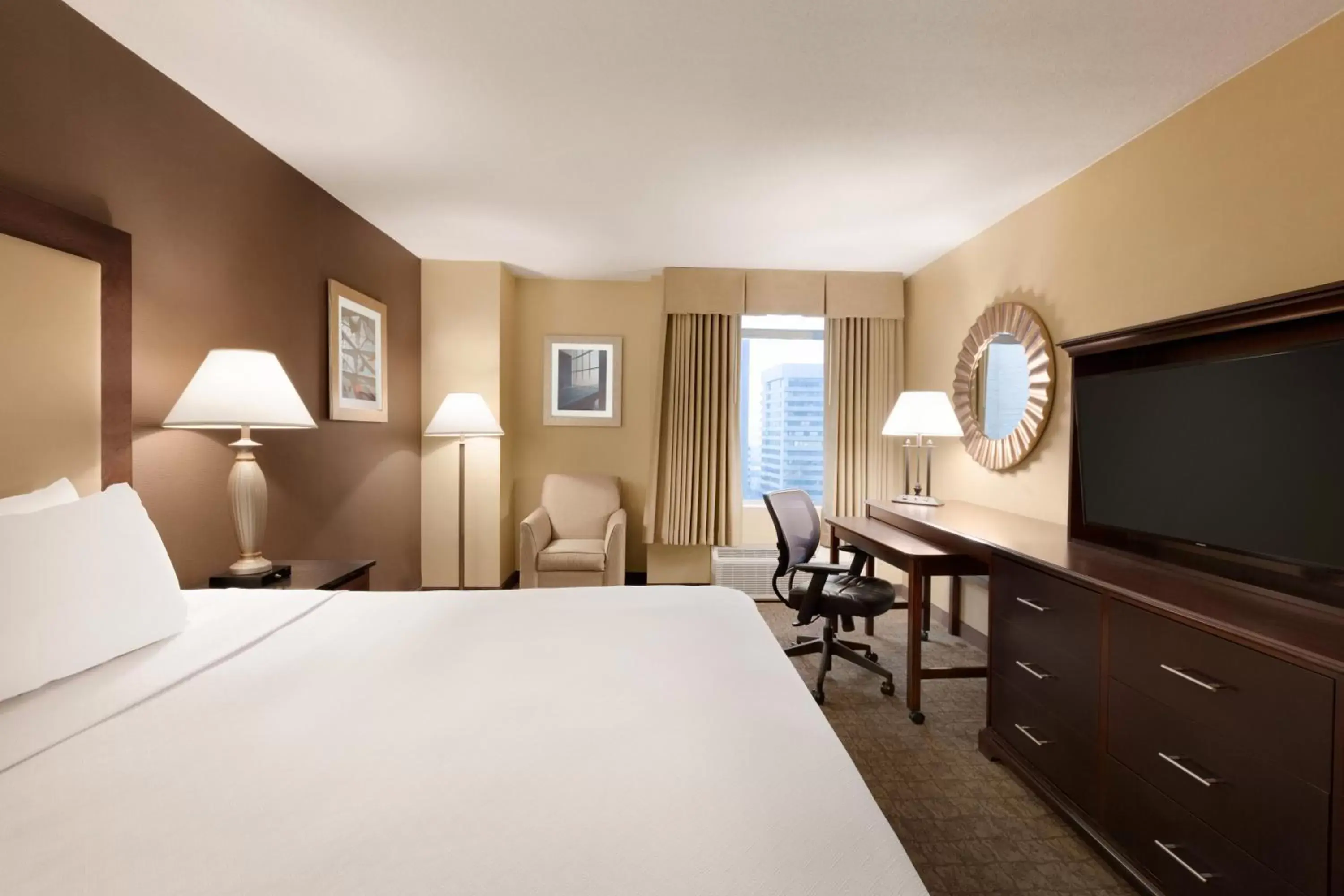 Photo of the whole room in Crowne Plaza Crystal City-Washington, D.C., an IHG Hotel
