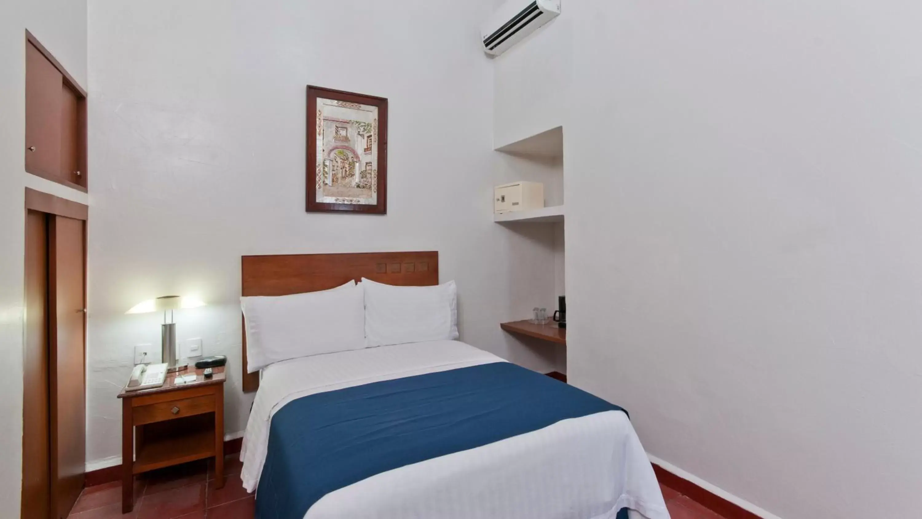 Photo of the whole room, Bed in Holiday Inn Veracruz-Centro Historico, an IHG Hotel