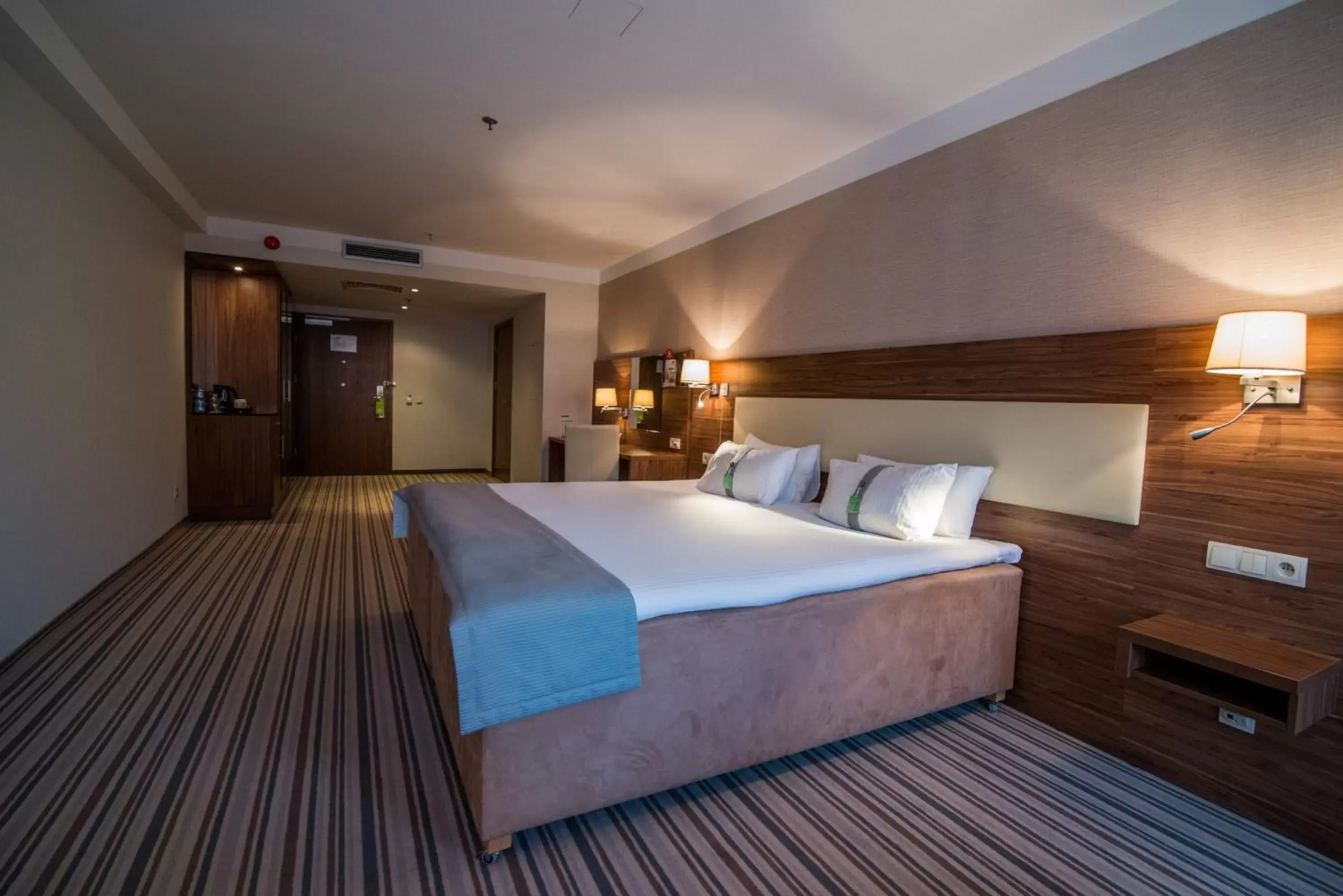 Photo of the whole room, Bed in Holiday Inn Łódź, an IHG Hotel