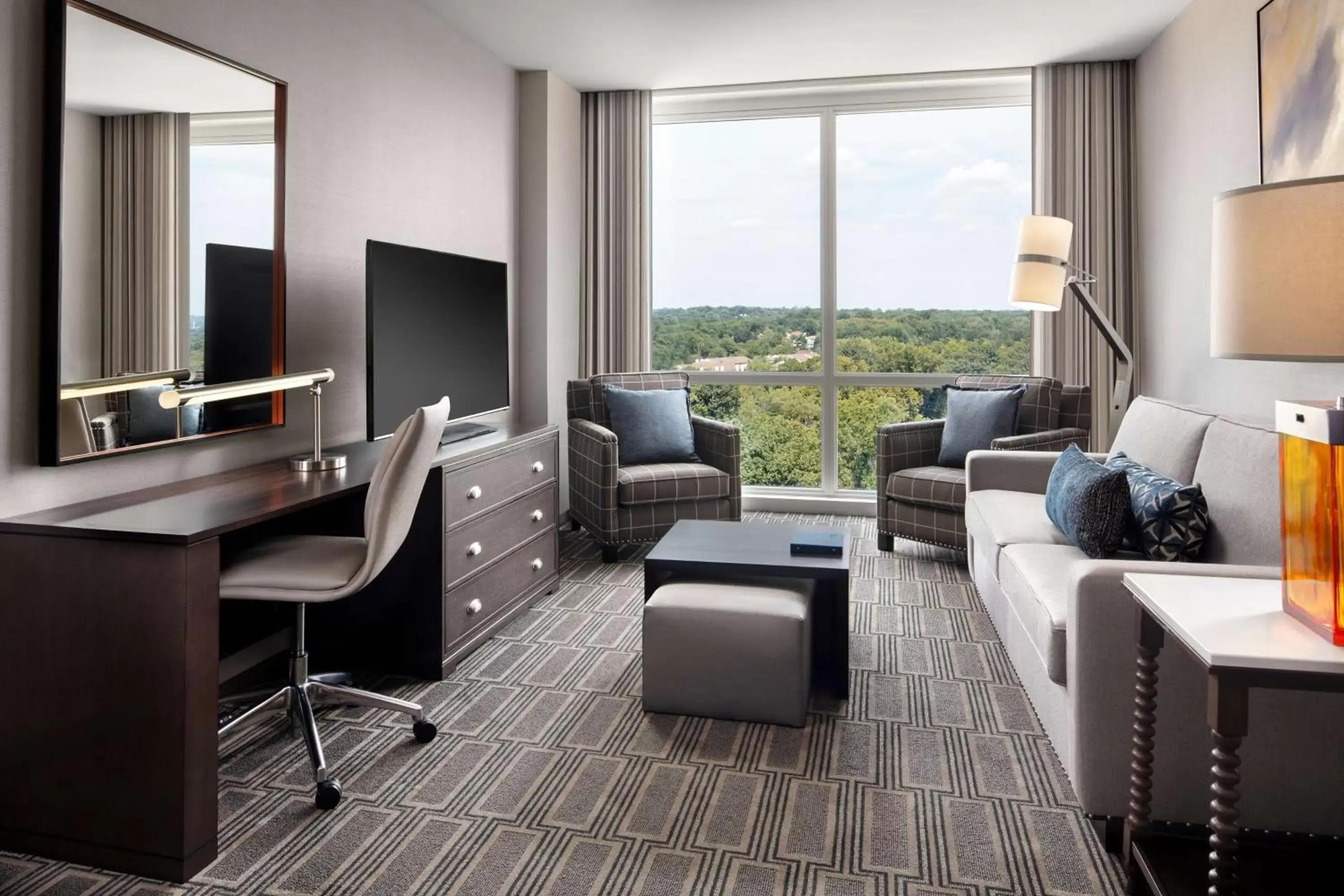 Living room, Seating Area in Homewood Suites By Hilton Teaneck Glenpointe