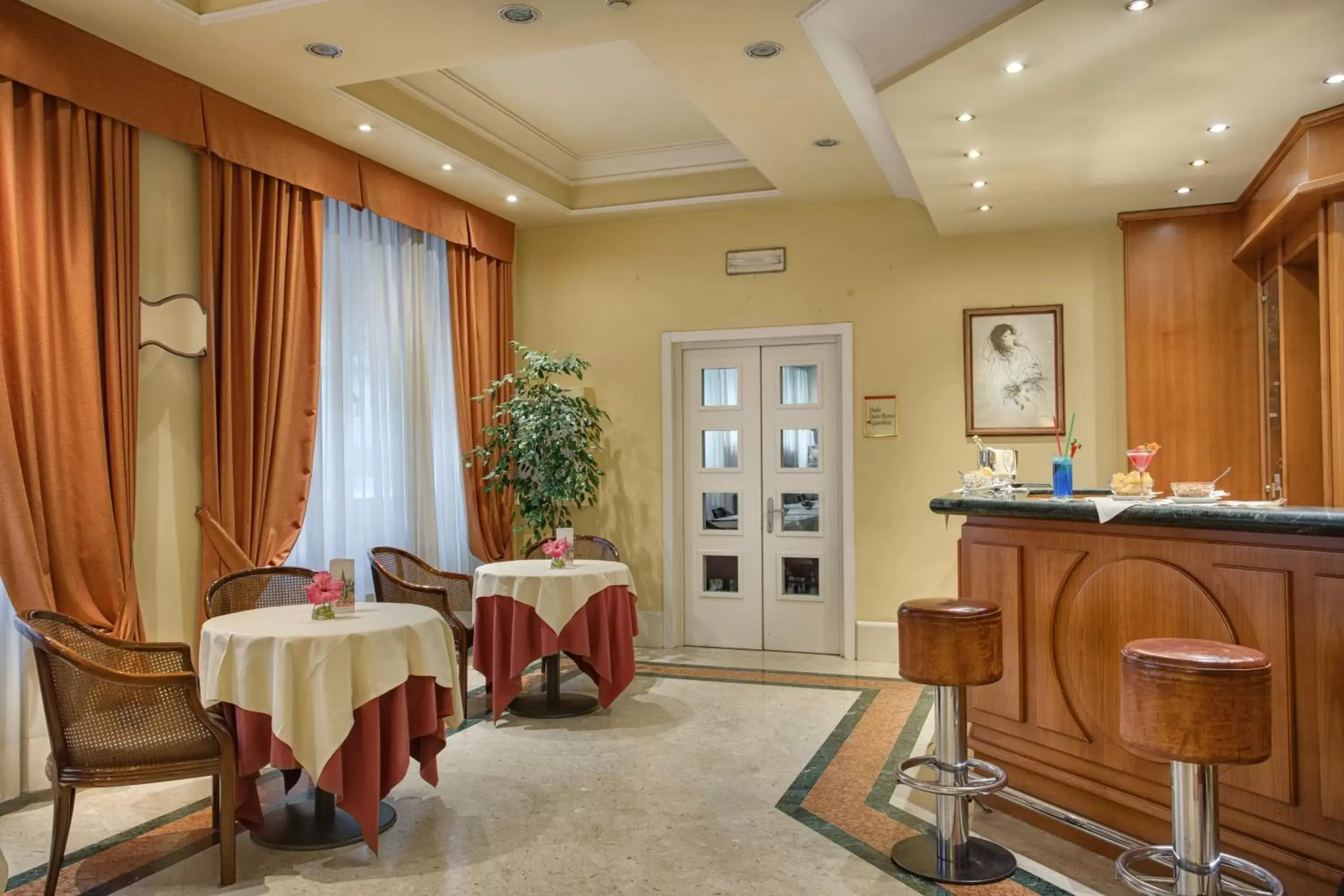 Lounge or bar in Grand Hotel Adriatico