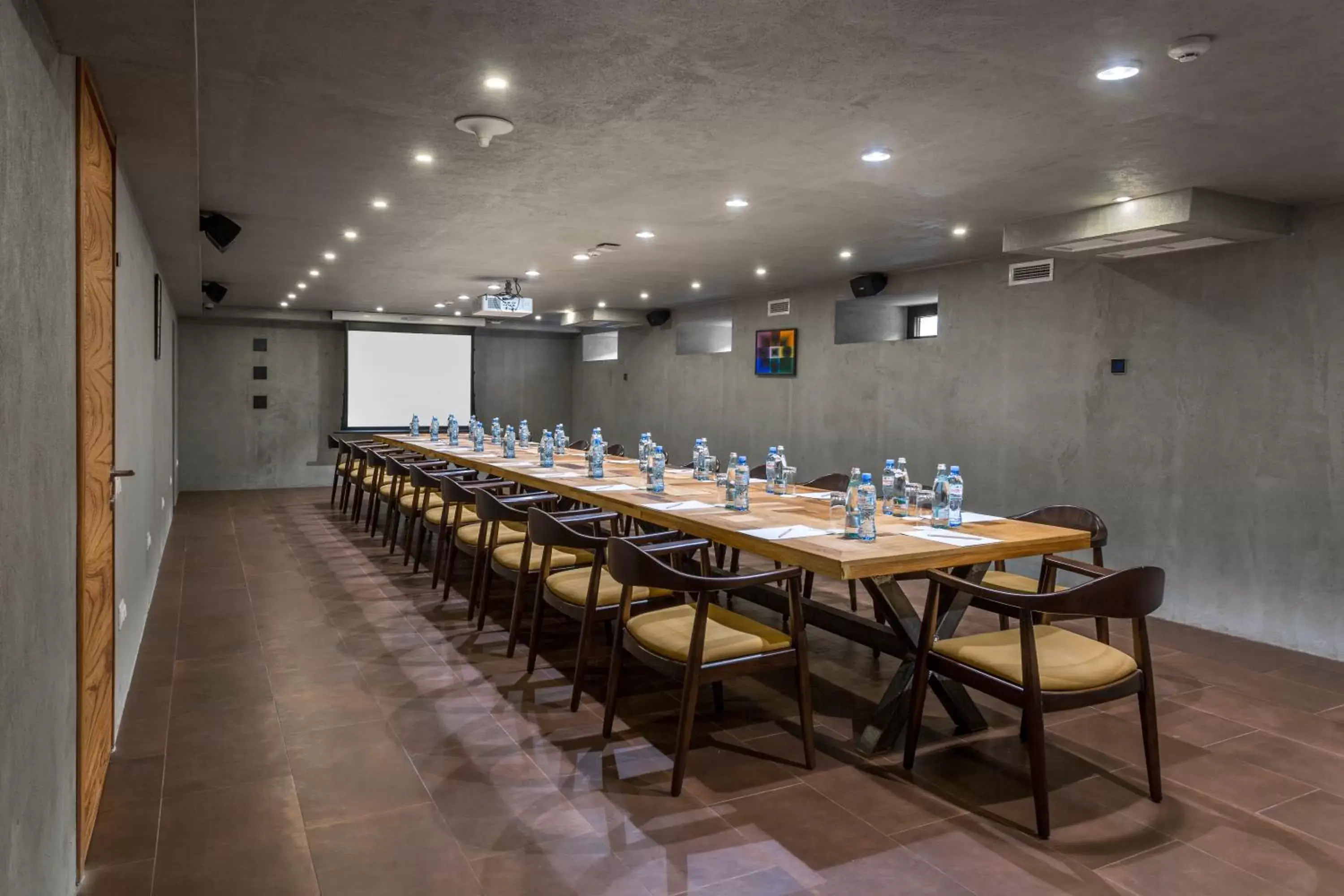 Meeting/conference room, Restaurant/Places to Eat in IOTA Hotel Tbilisi