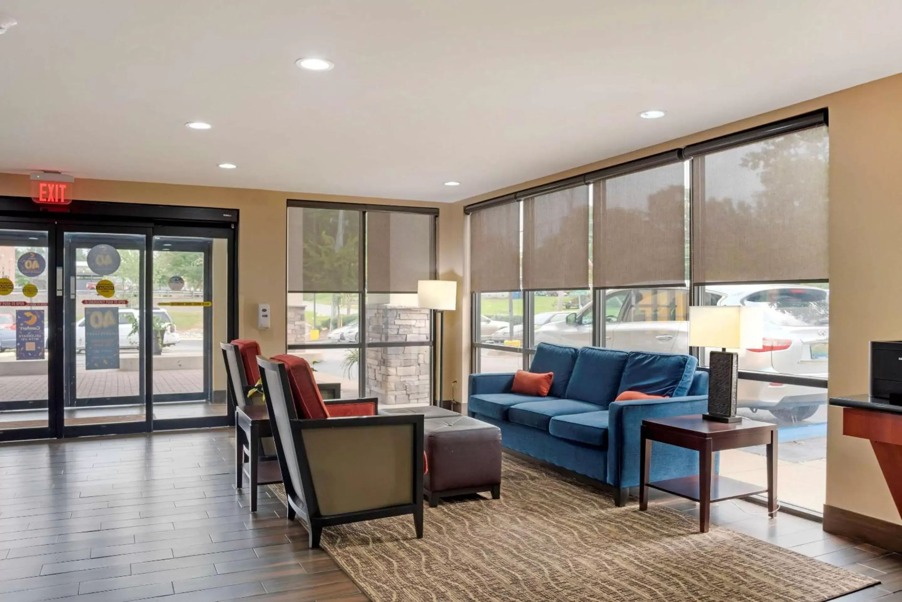 Lobby or reception, Seating Area in Comfort Suites Fultondale I-65 near I-22