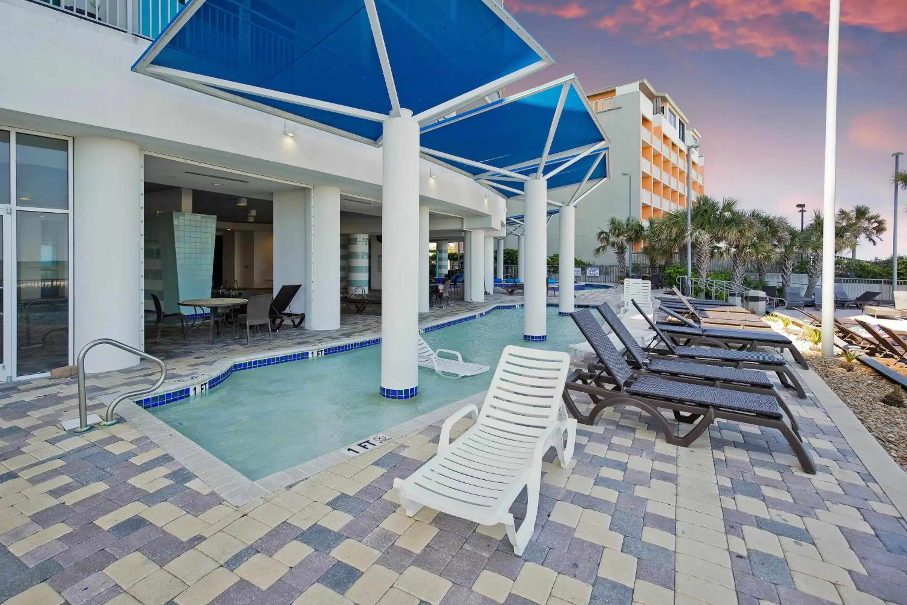 Swimming Pool in Beach Vacation Condos South