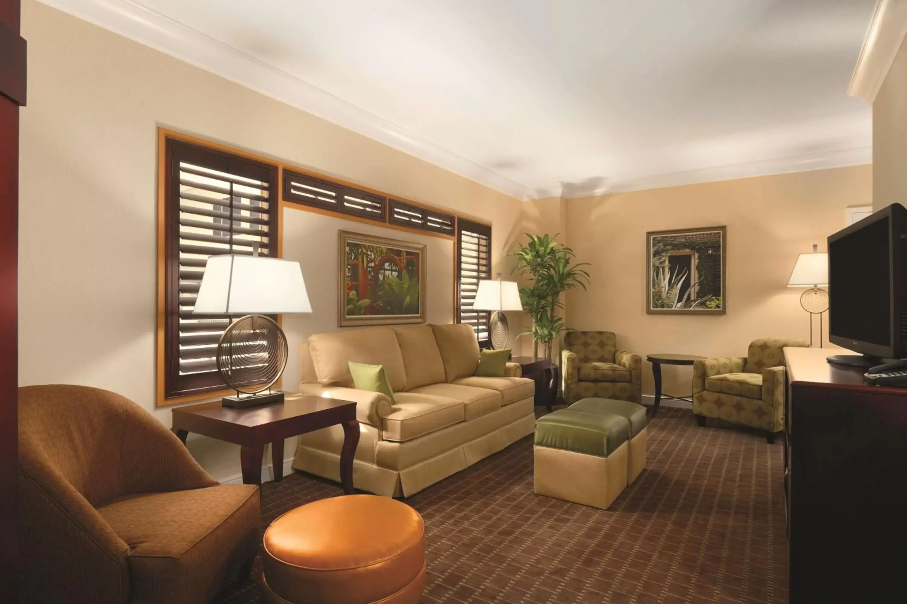 Bedroom, Seating Area in Embassy Suites by Hilton Orlando Lake Buena Vista South