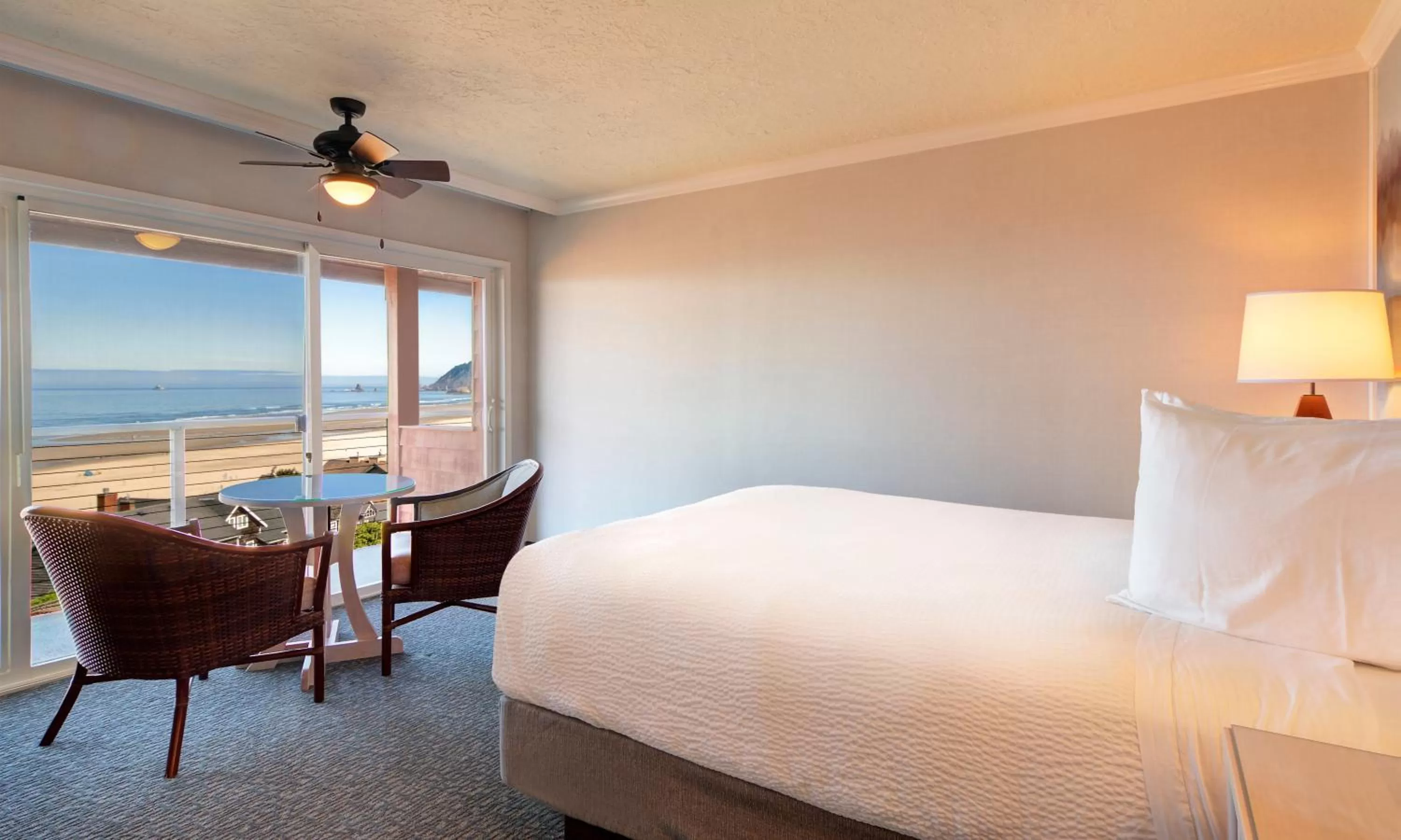 Bed in Hallmark Resort in Cannon Beach